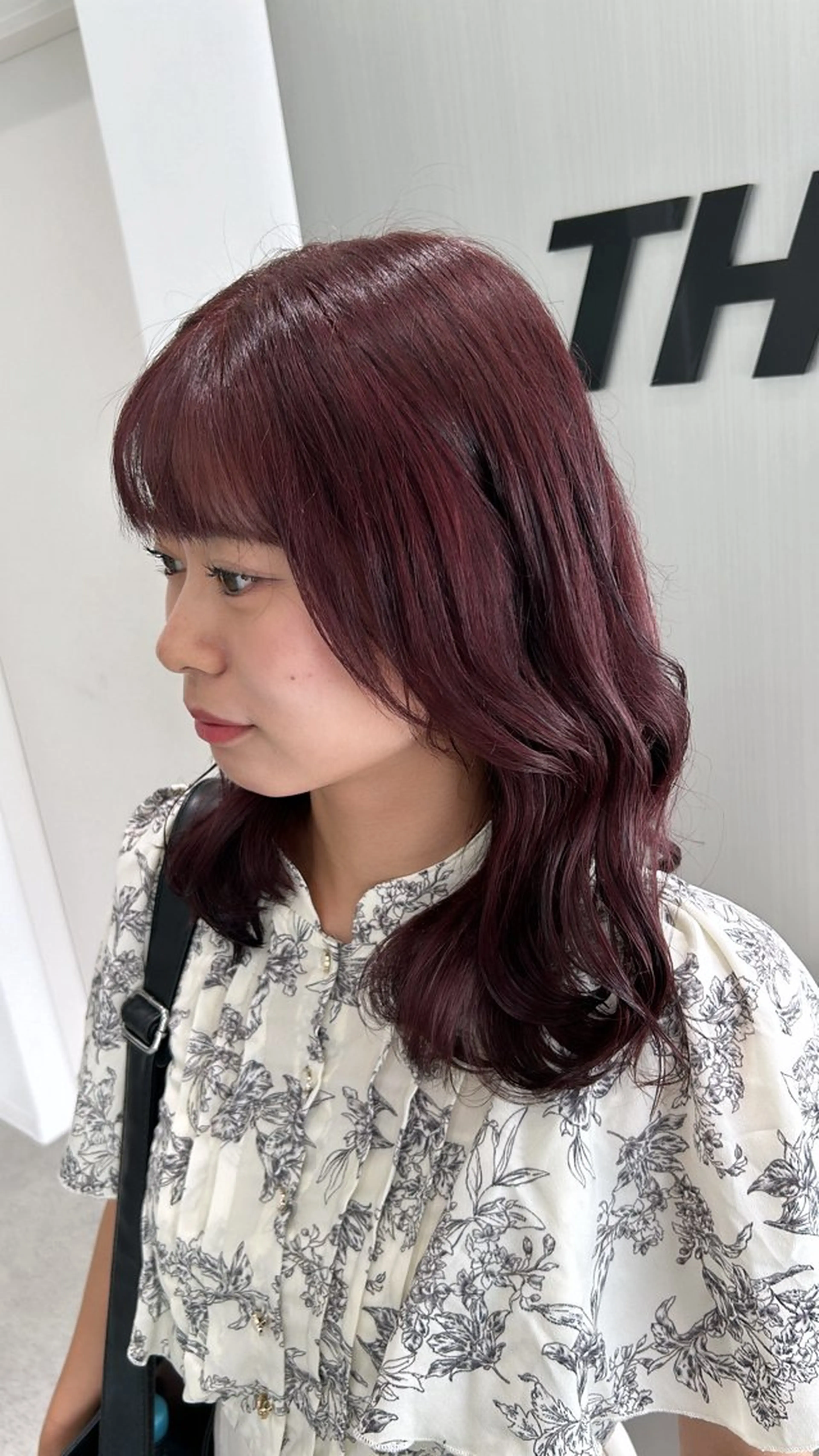 ロング メンズ カット ヘアカラー 艶感ミルクティー🤍 色落ち綺麗🤍ともやのヘアスタイル