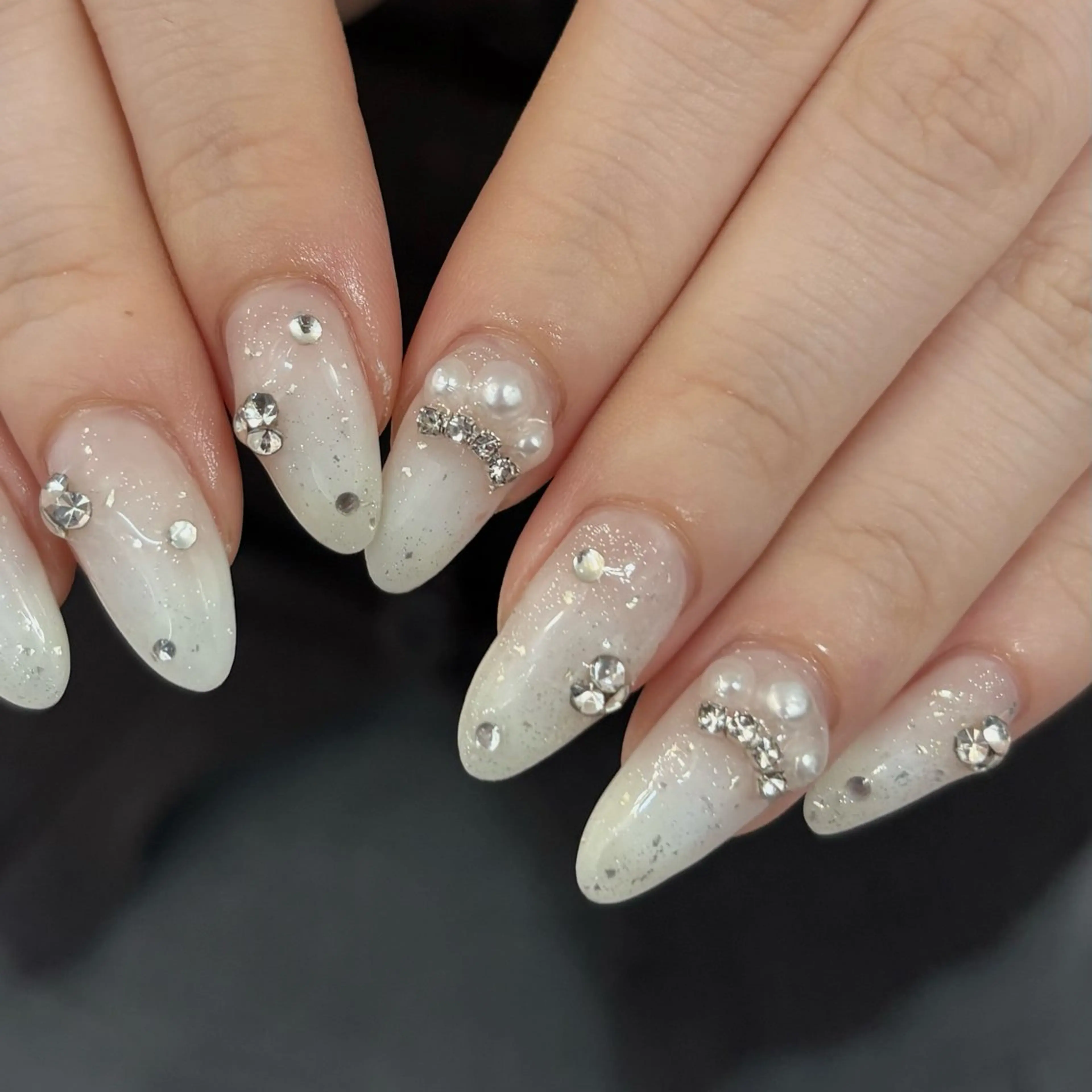 ネイル チークネイル ハンドネイル 佐藤 渚紗のネイルデザイン