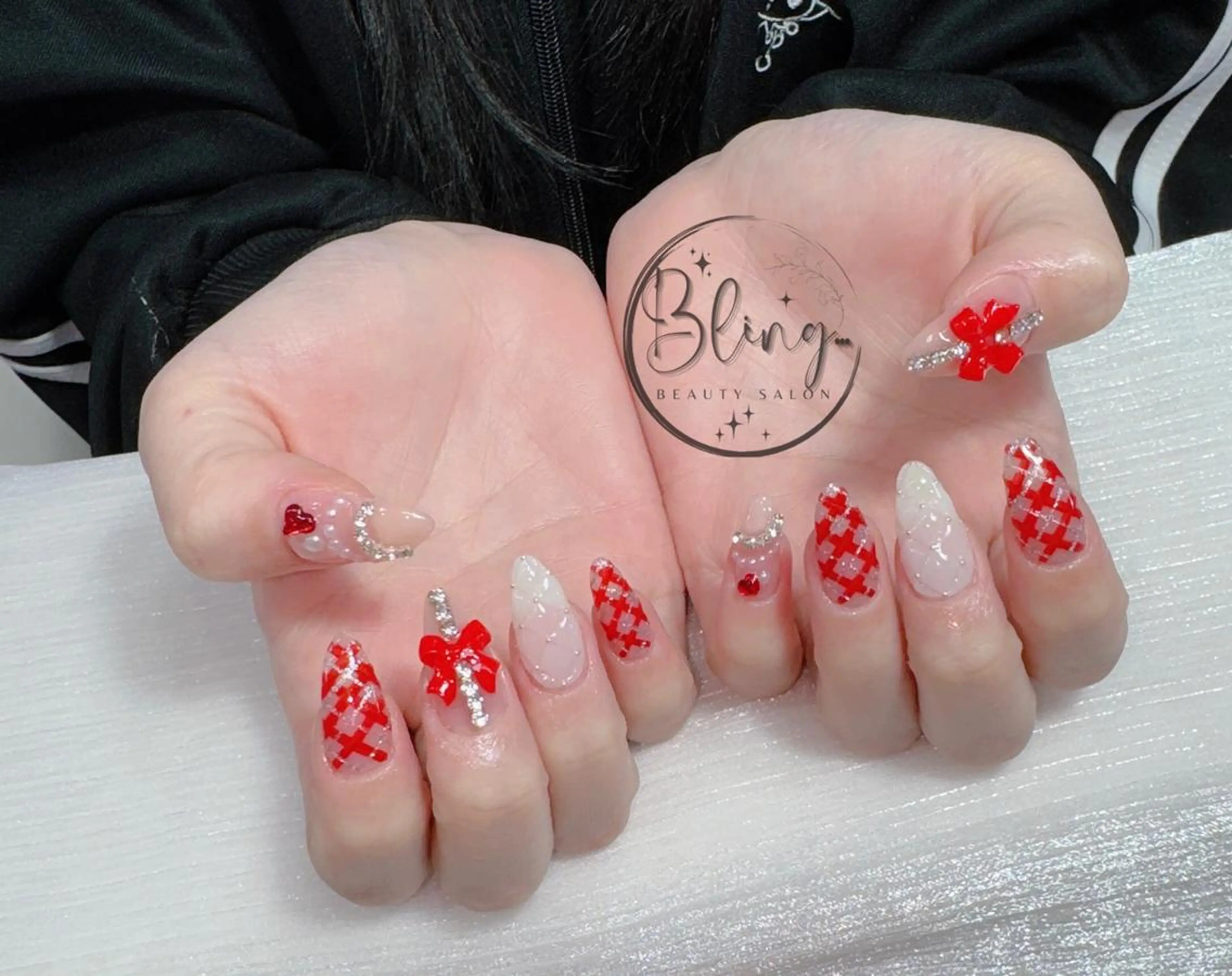 ロング カラー ベージュカラー グラデーションカラー ピンクカラー 韓国風ヘア ハンドネイル Bling Salonのネイルデザイン