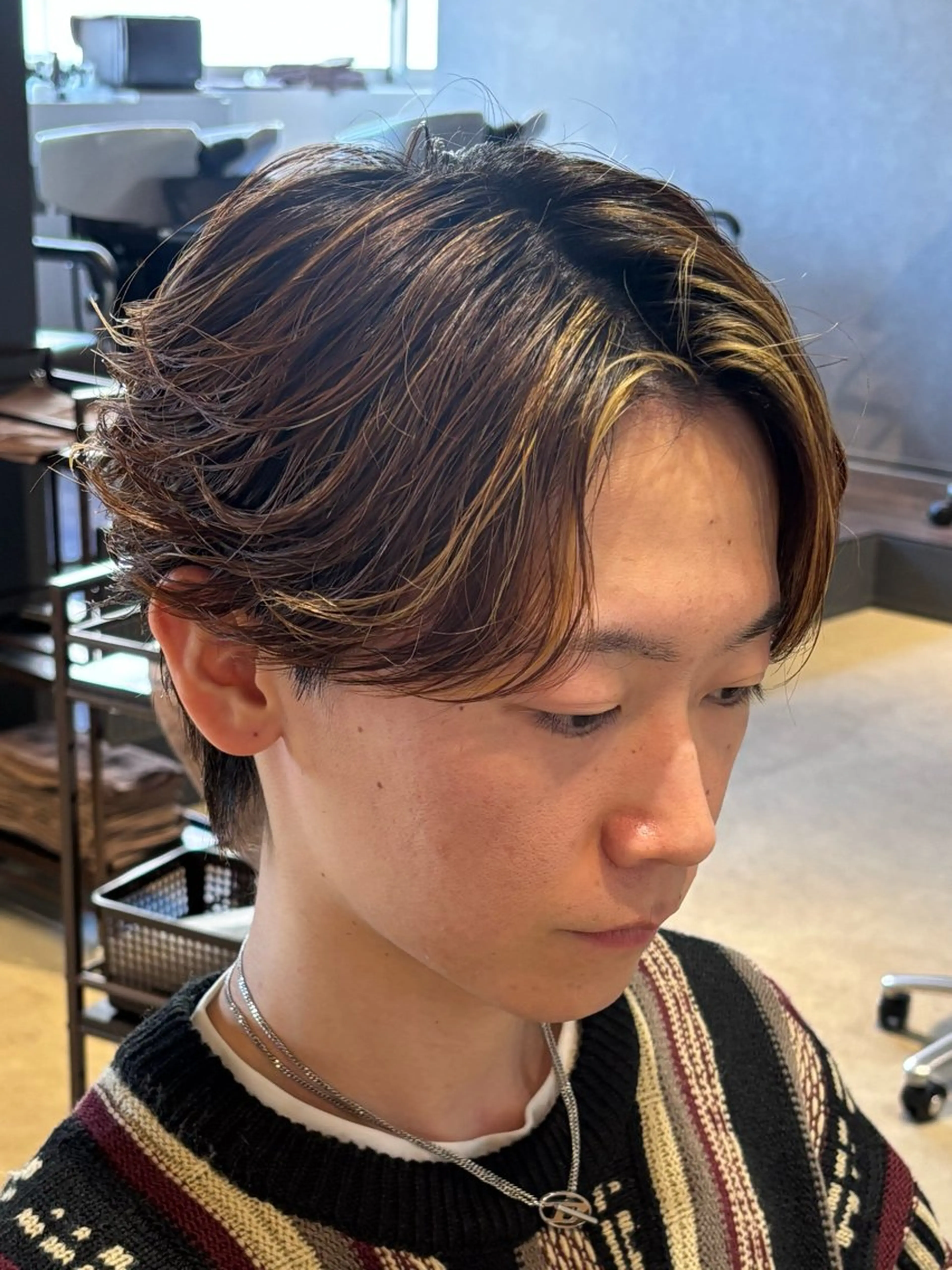 ショート パーマ メンズ フェザーパーマ メンズハイライト メンズメッシュ メンズパーマ ハイライト カット ヘアカラー パーマ パーマ職人DAIKI ツイスパ/波巻きのヘアスタイル