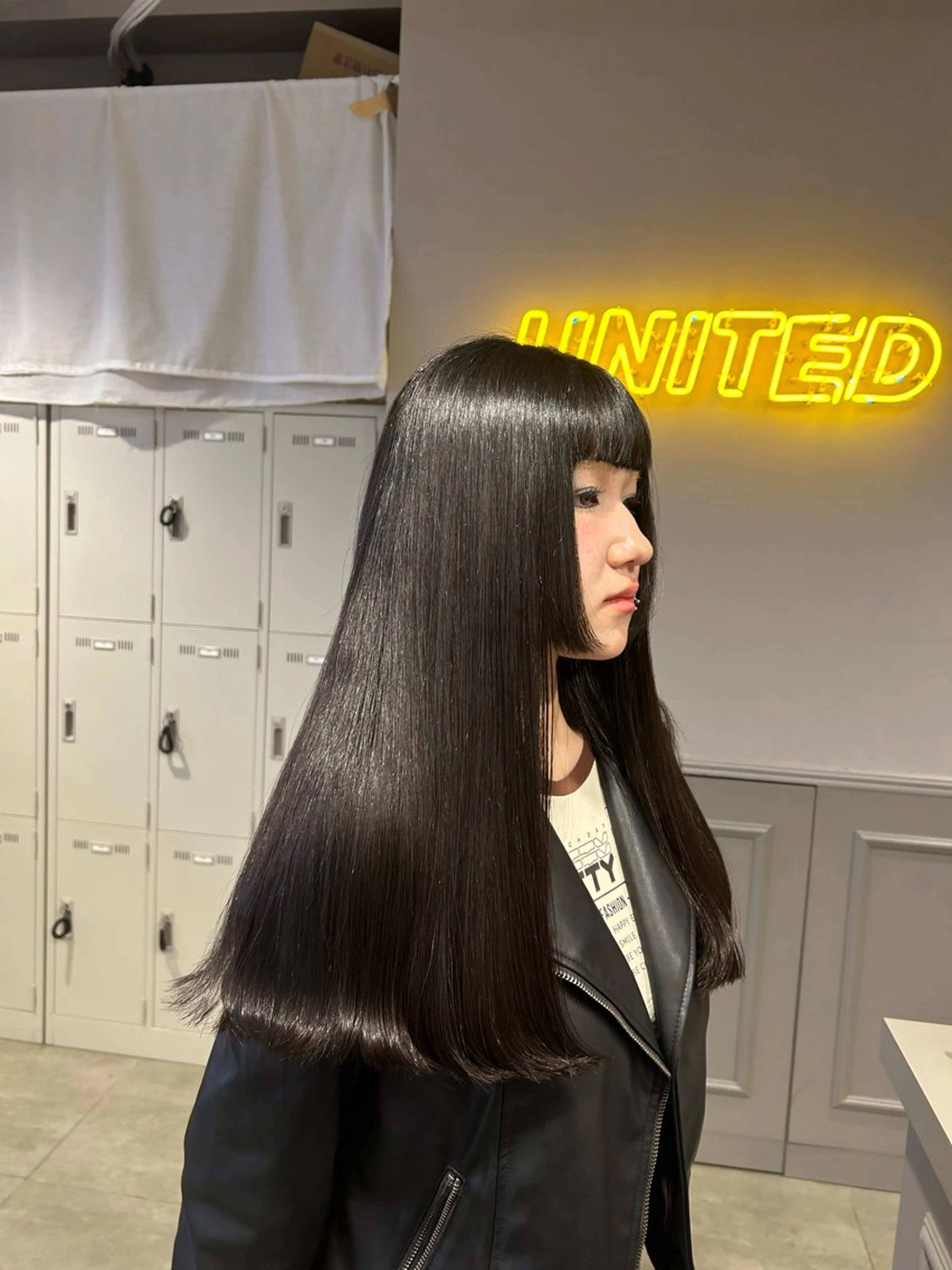 ロング カラー ヘアアレンジ 黒髪 トリートメント ヘッドスパ ヘアセット 💎韓国/ レイヤー カット/ 暖色🫧のヘアスタイル