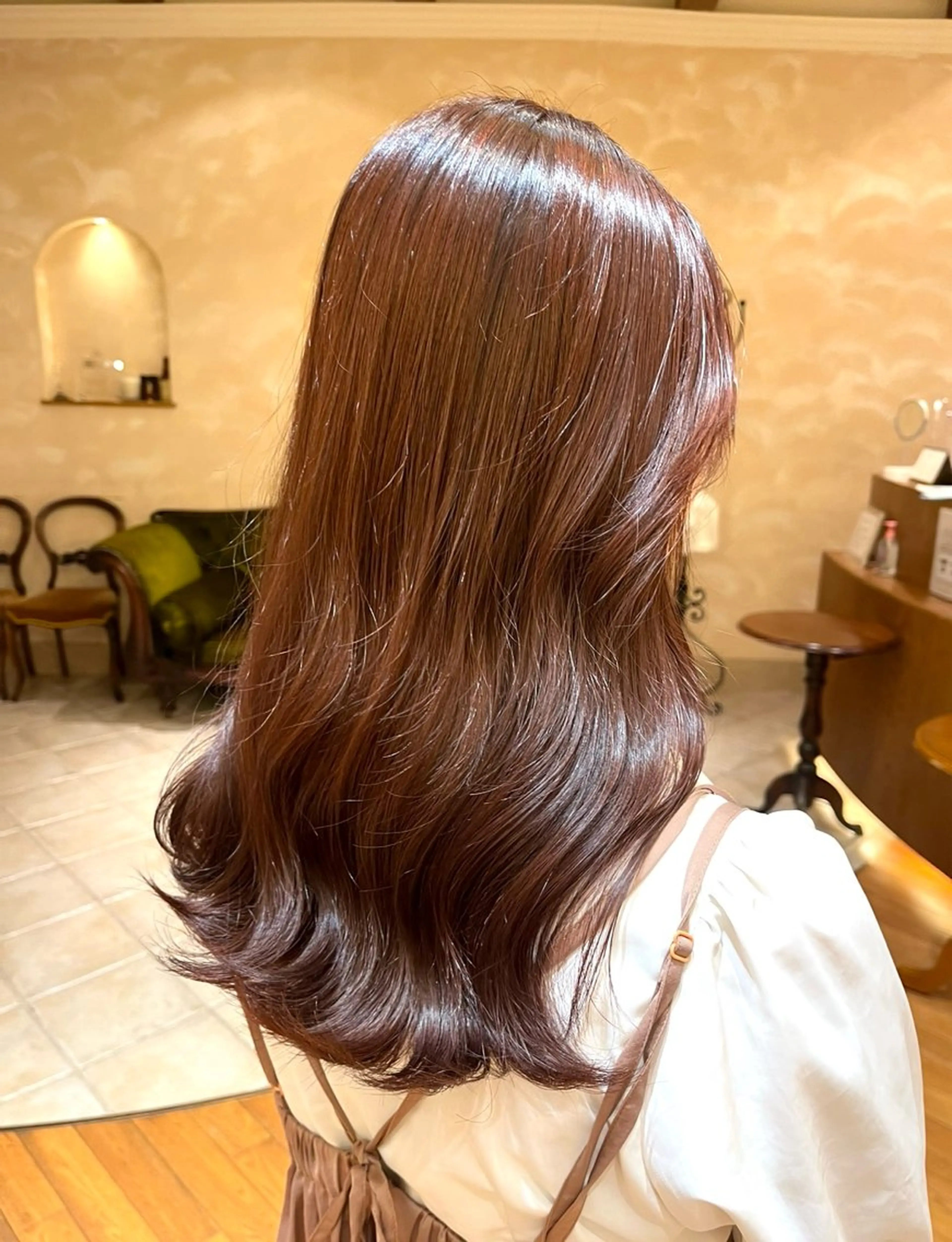 セミロング カラー ピンクカラー 青山 莉奈のヘアスタイル