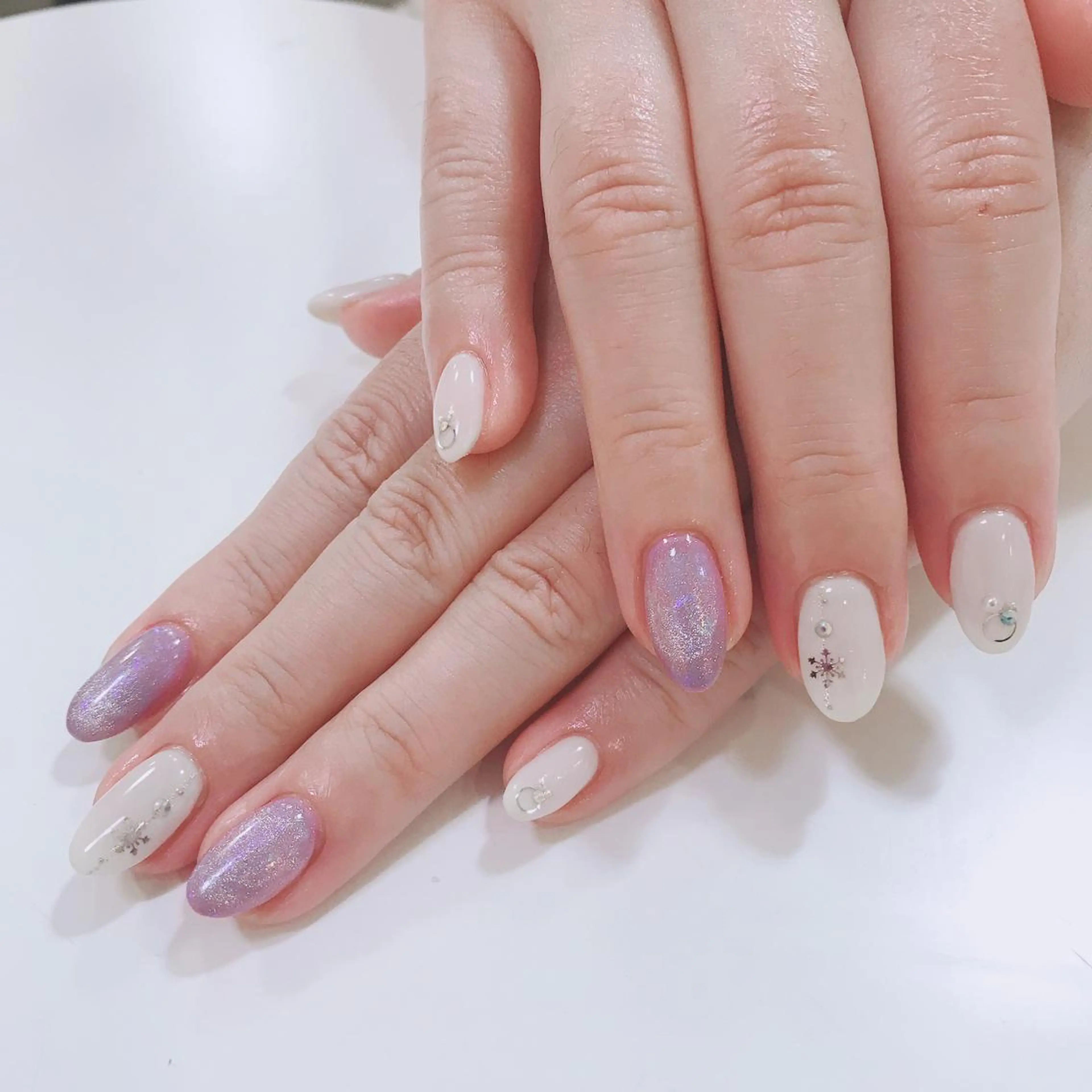 ネイル キラキラネイル マグネットネイル ハンドネイル Nailsalon Julius luna所属・Juliusluna FUZUKIのネイルデザイン