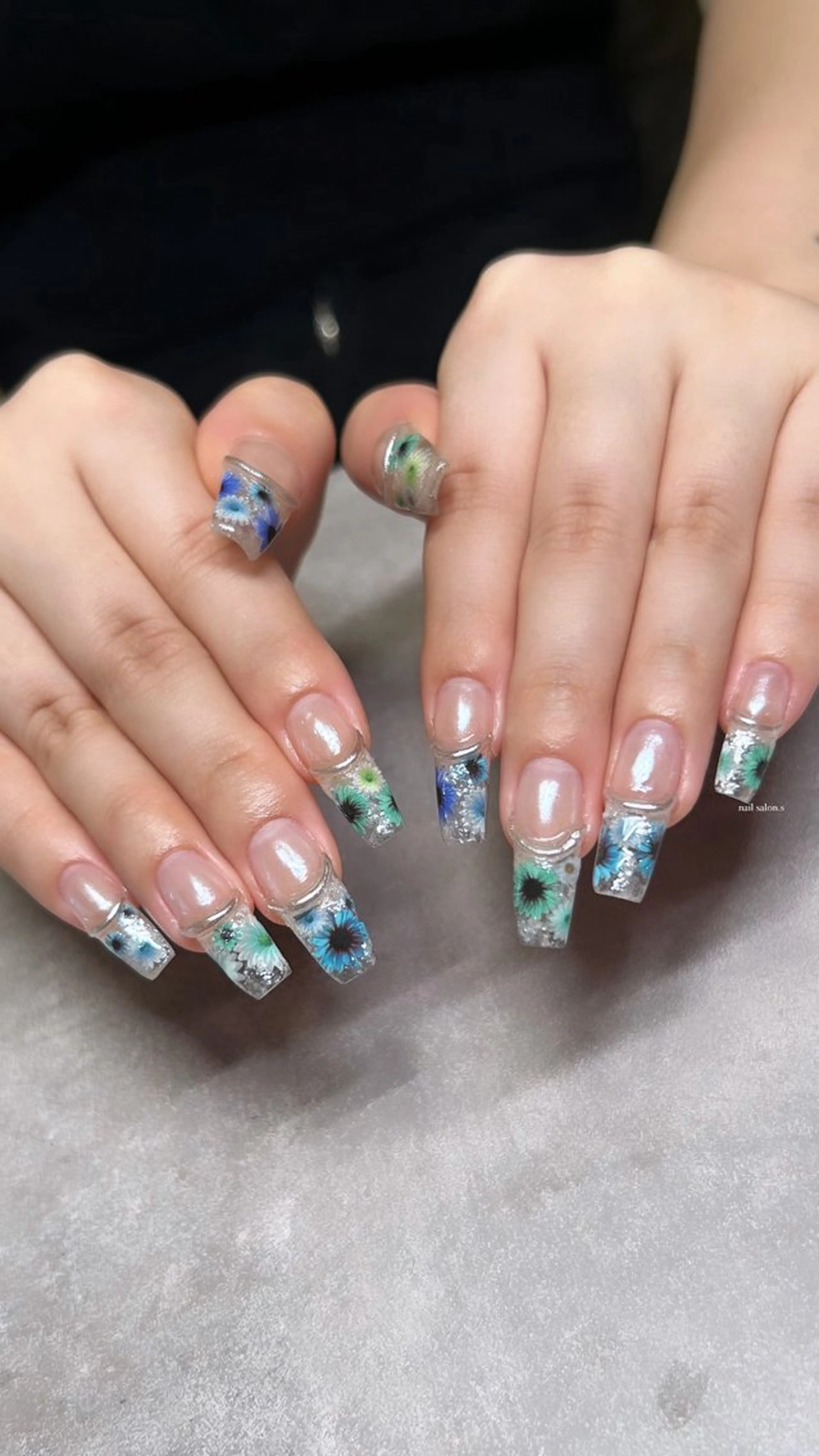 ネイル 関山 志乃のネイルデザイン