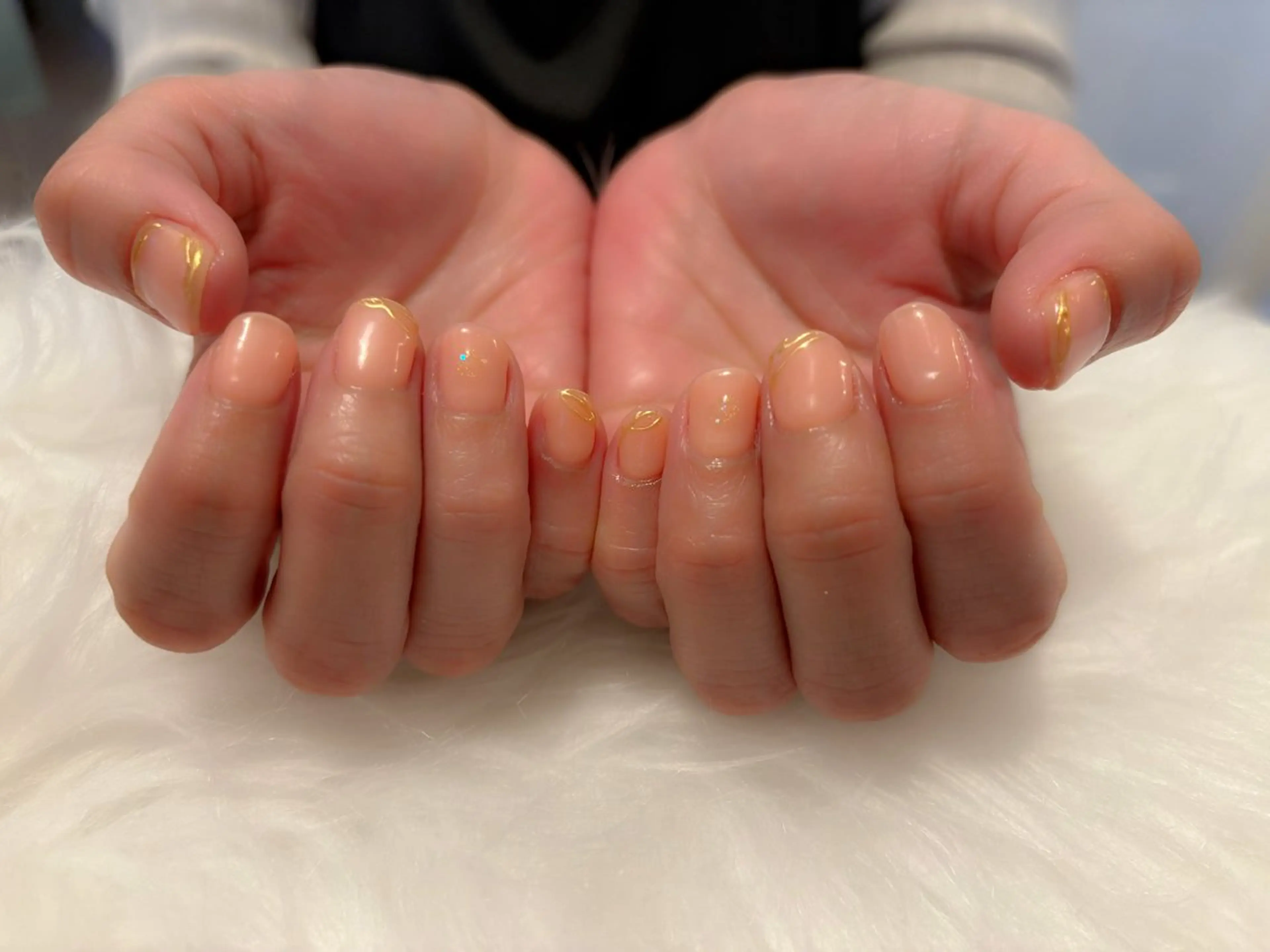 ネイル ゴールド 持ち込み ピンク ブライダルネイル komohana salon🌺のネイルデザイン