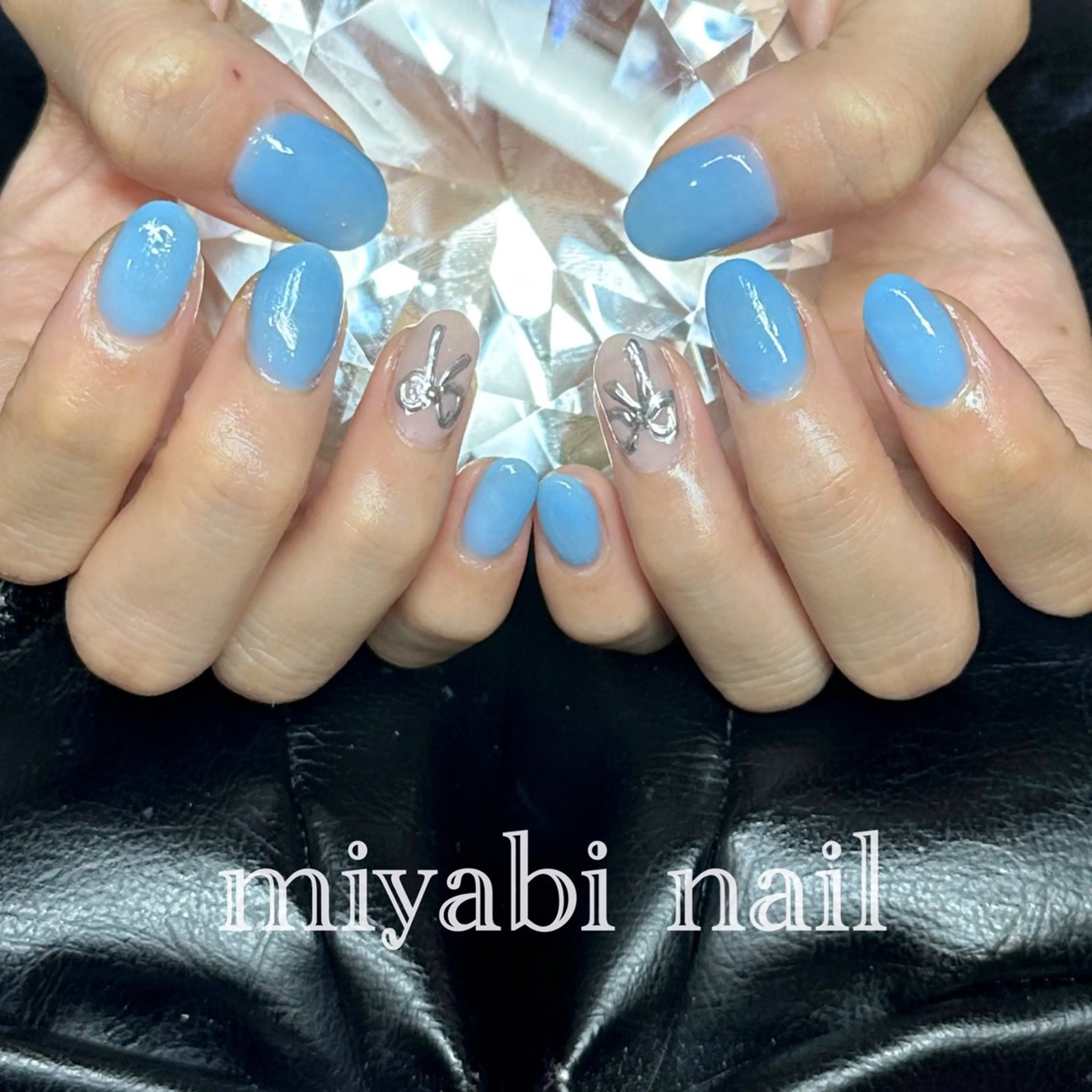 ネイル アートネイル ブルー 持ち込み ワンカラーネイル リボン ハンドネイル miyabi nail 桂川駅近くのネイルデザイン