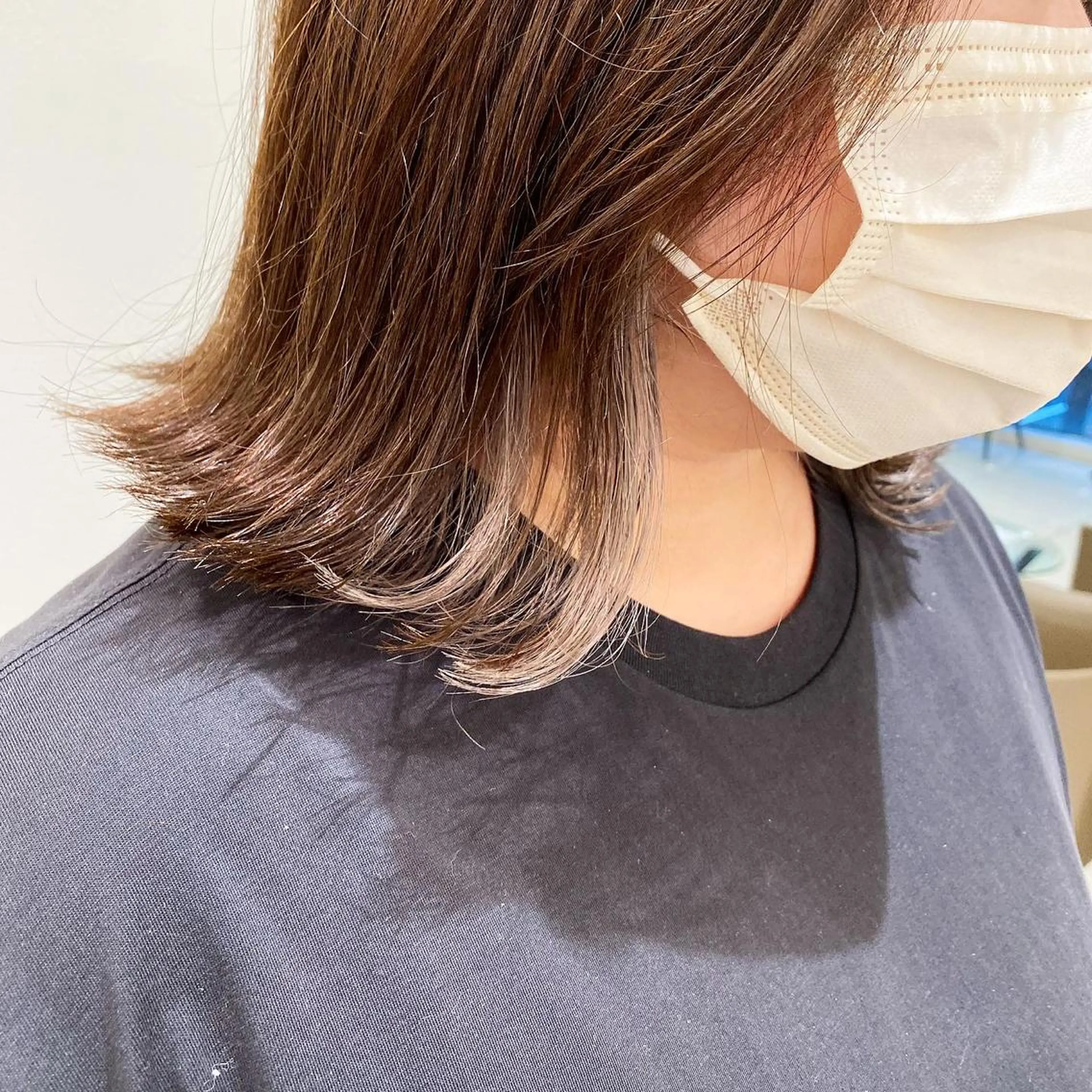 ミディアム カラー インナーカラー シルバー 細めハイライト🩶 ボブ/レイヤーカットのヘアスタイル