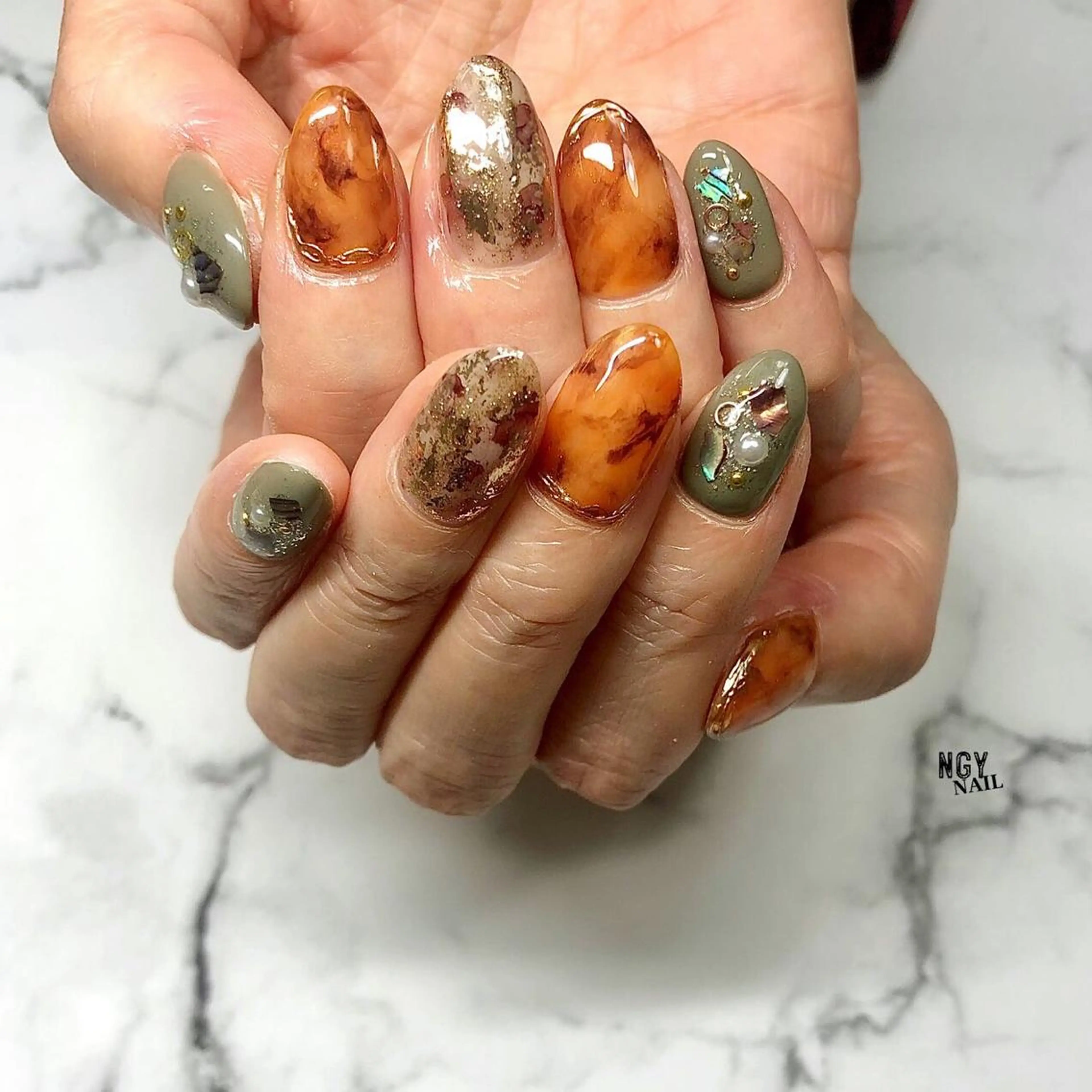 ネイル べっ甲ネイル ジェルネイル ミラーネイル ニュアンスネイル ワンカラーネイル ハンドネイル NAIL NOWのネイルデザイン