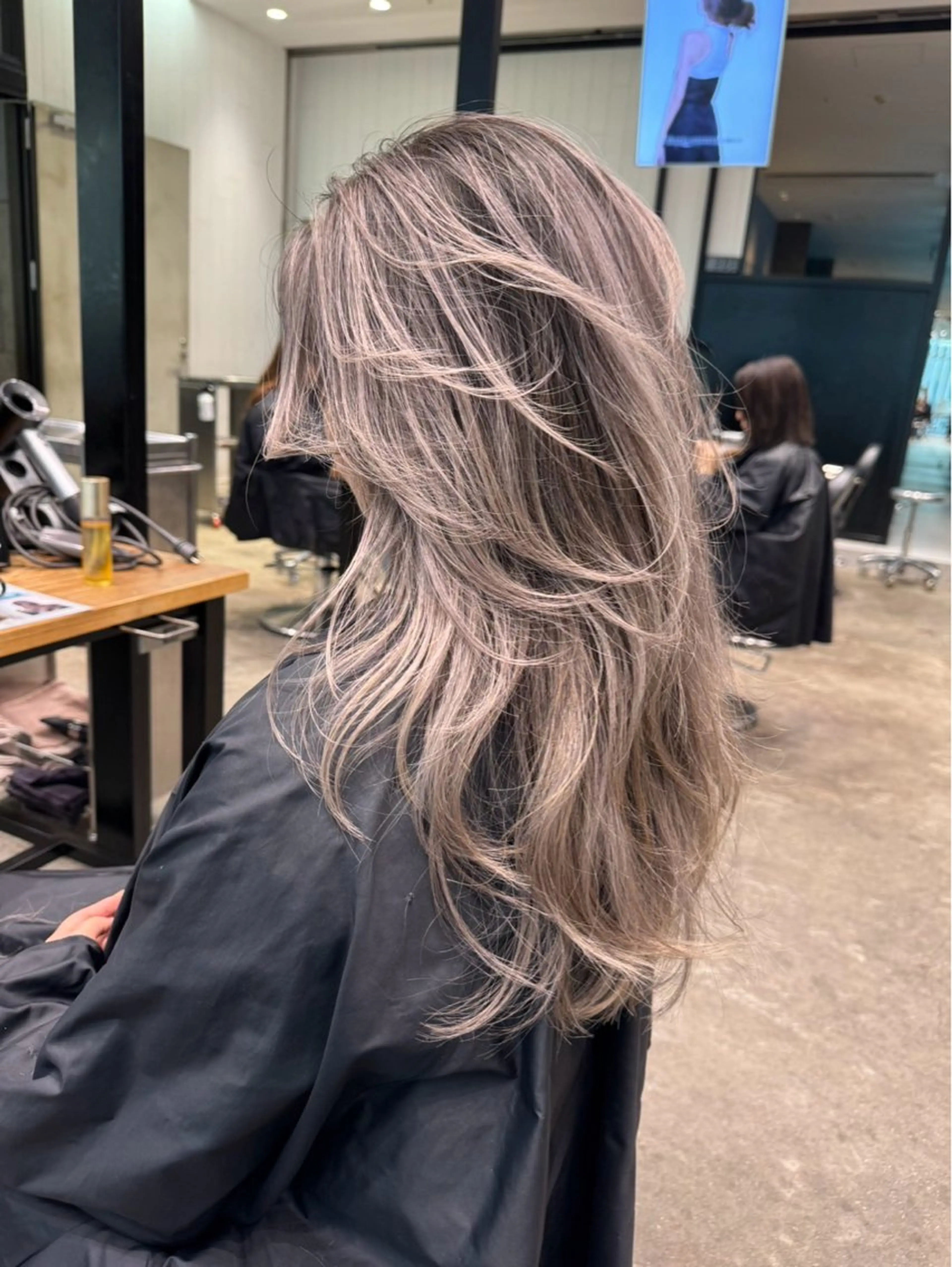 ロング カラー ALBUM GINZA所属・レイヤー特化 🎀モモカ🎀のヘアスタイル