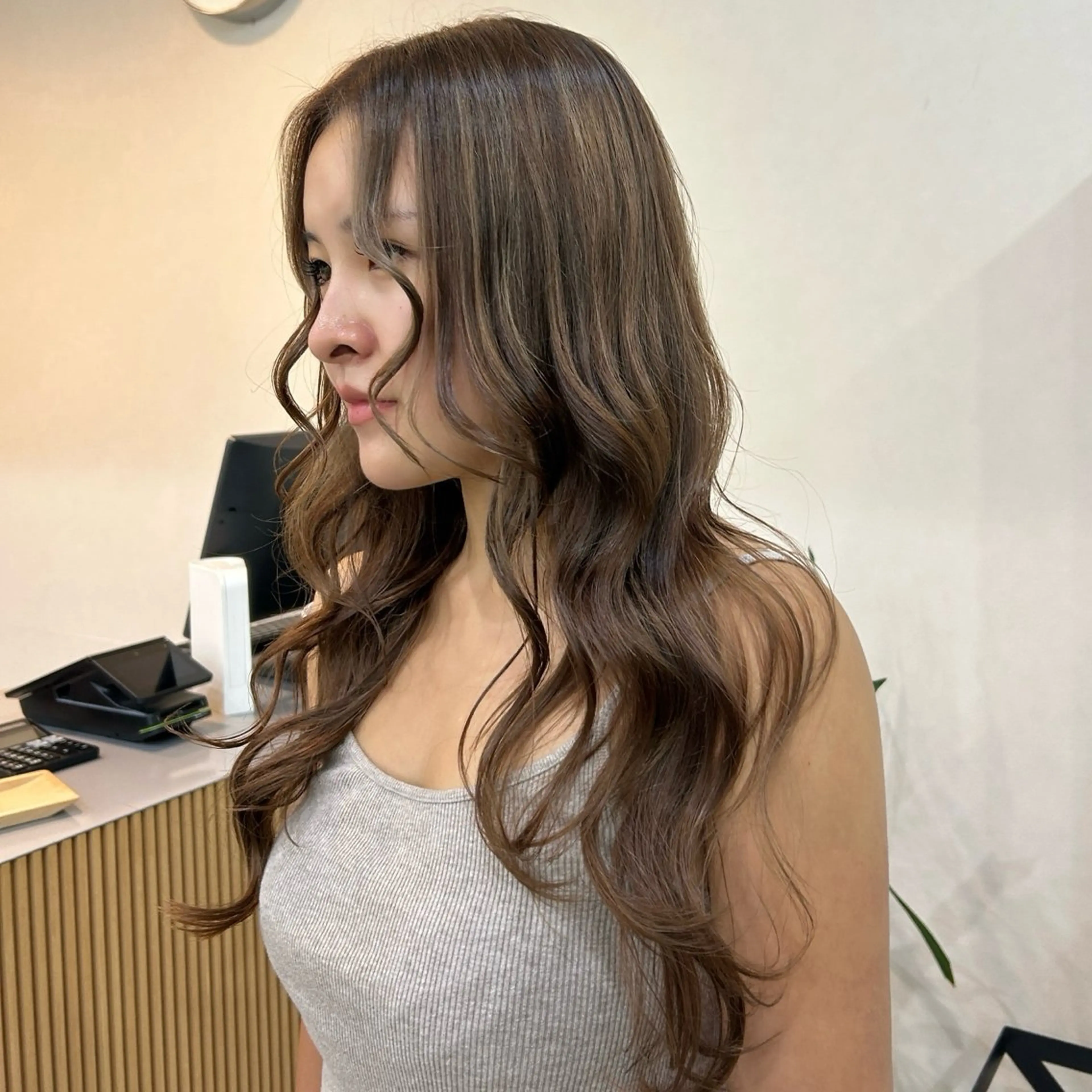 ロング ヘアカラー トリートメント MIDORI🌙 透明感/ベージュのヘアスタイル