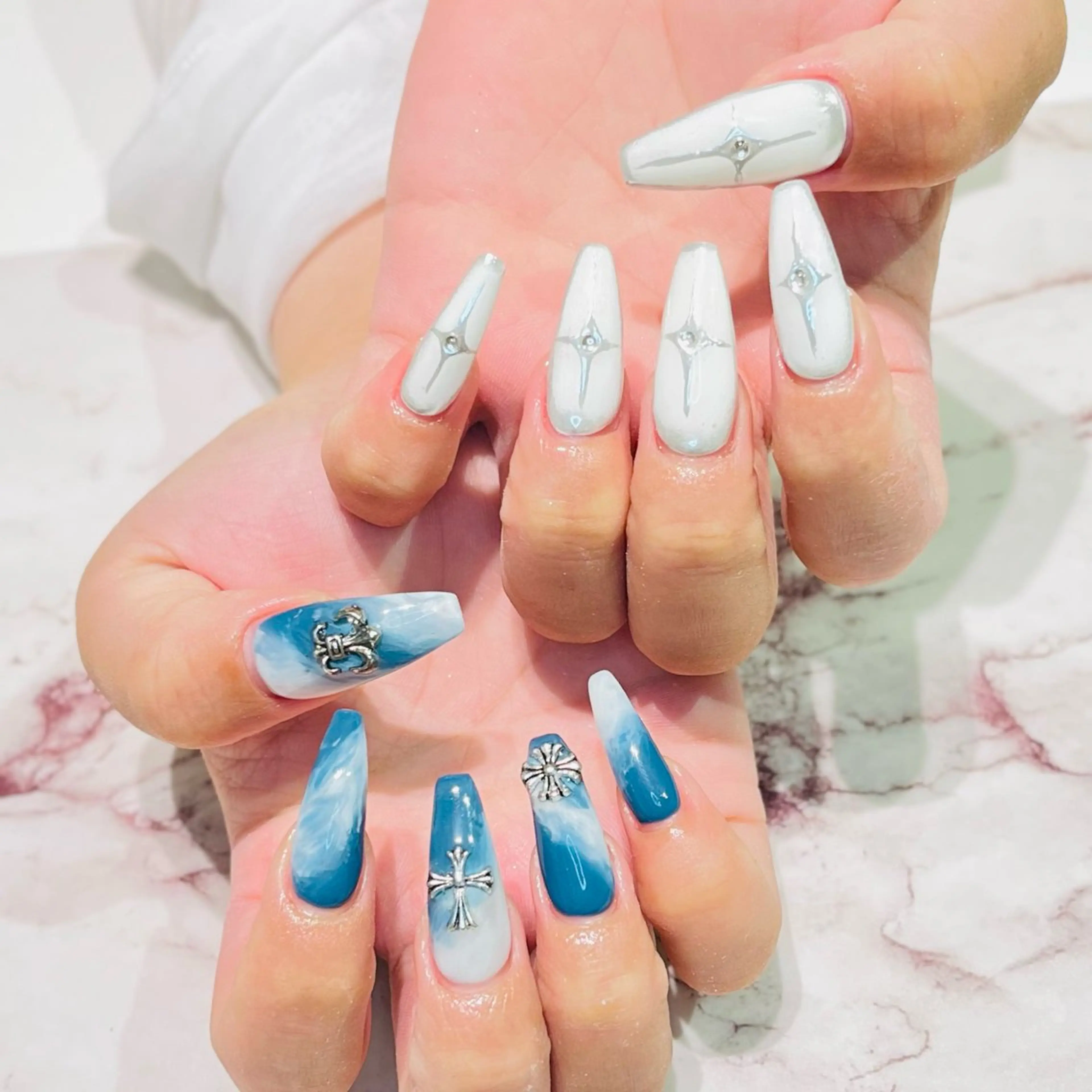 ネイル ハンドネイル Hair removal & Beauty salon Produce by Lucia所属・nail salon Luciaのネイルデザイン