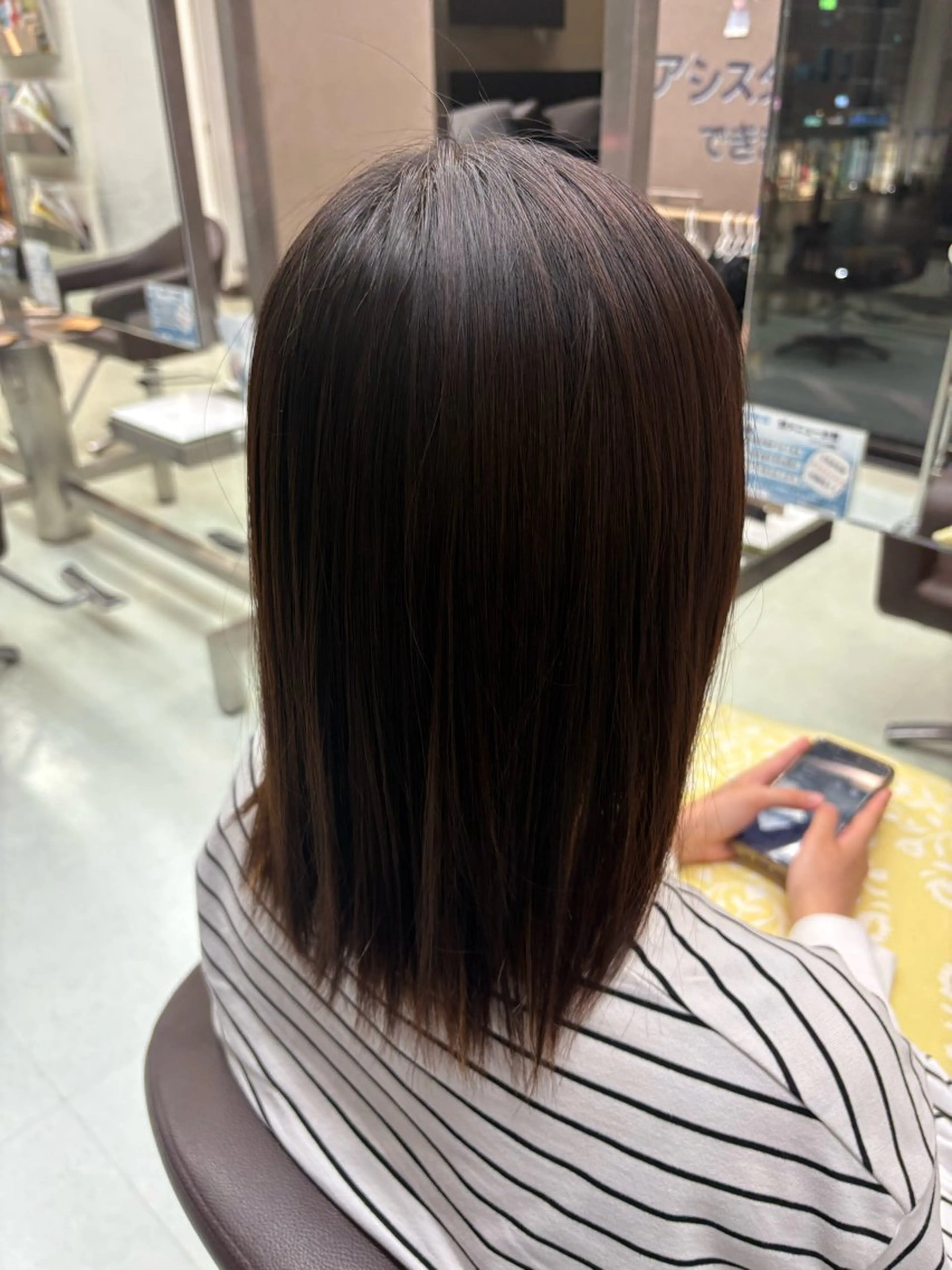 セミロング WILL西宮店所属・WILL西宮野崎琴水 /透明感カラーのヘアスタイル