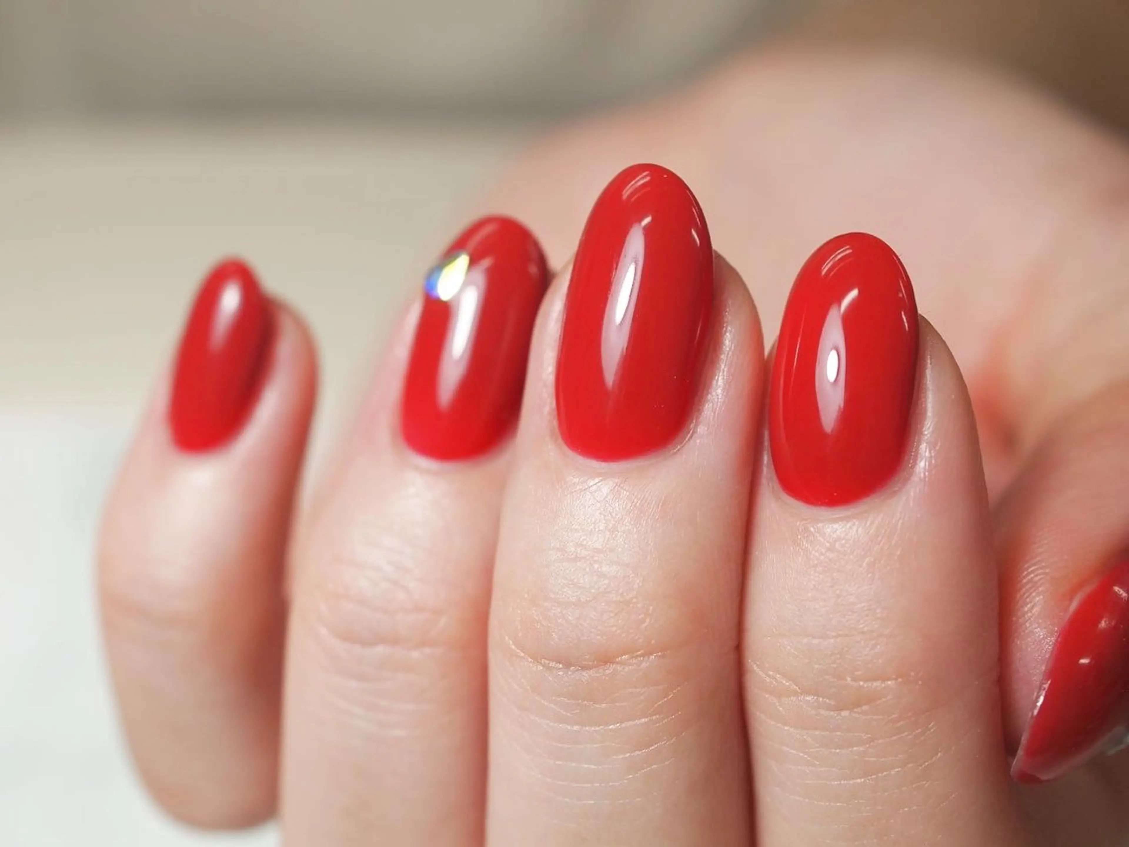【ハンド】フォルムにこだわる赤ワンカラー🌷フィルインオフ込：口コミ投稿にご協力いただける方限定！の写真