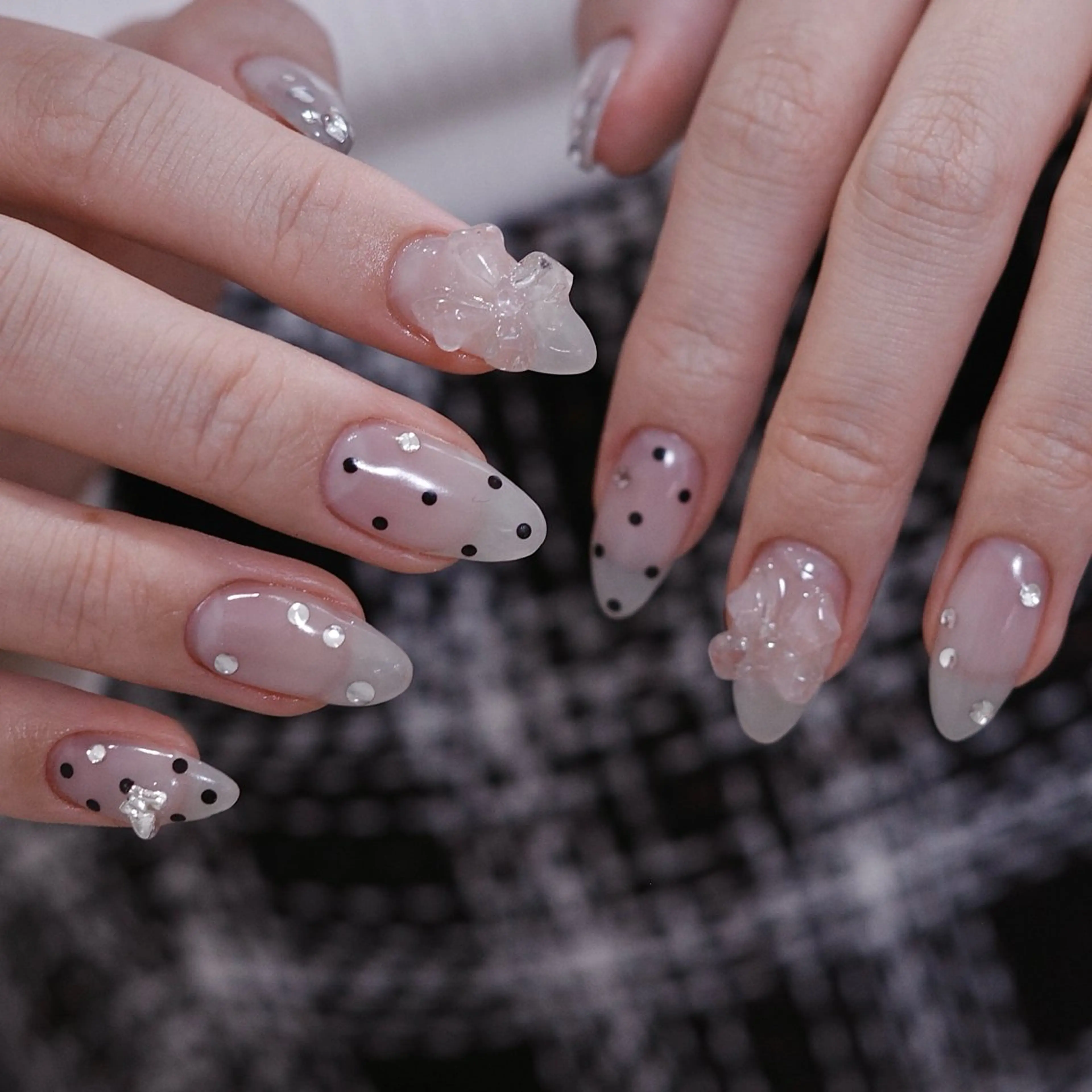 ネイル ドット ジェルネイル 韓国ネイル 持ち込み ワンカラーネイル ハンドネイル pointillé .ayaのネイルデザイン
