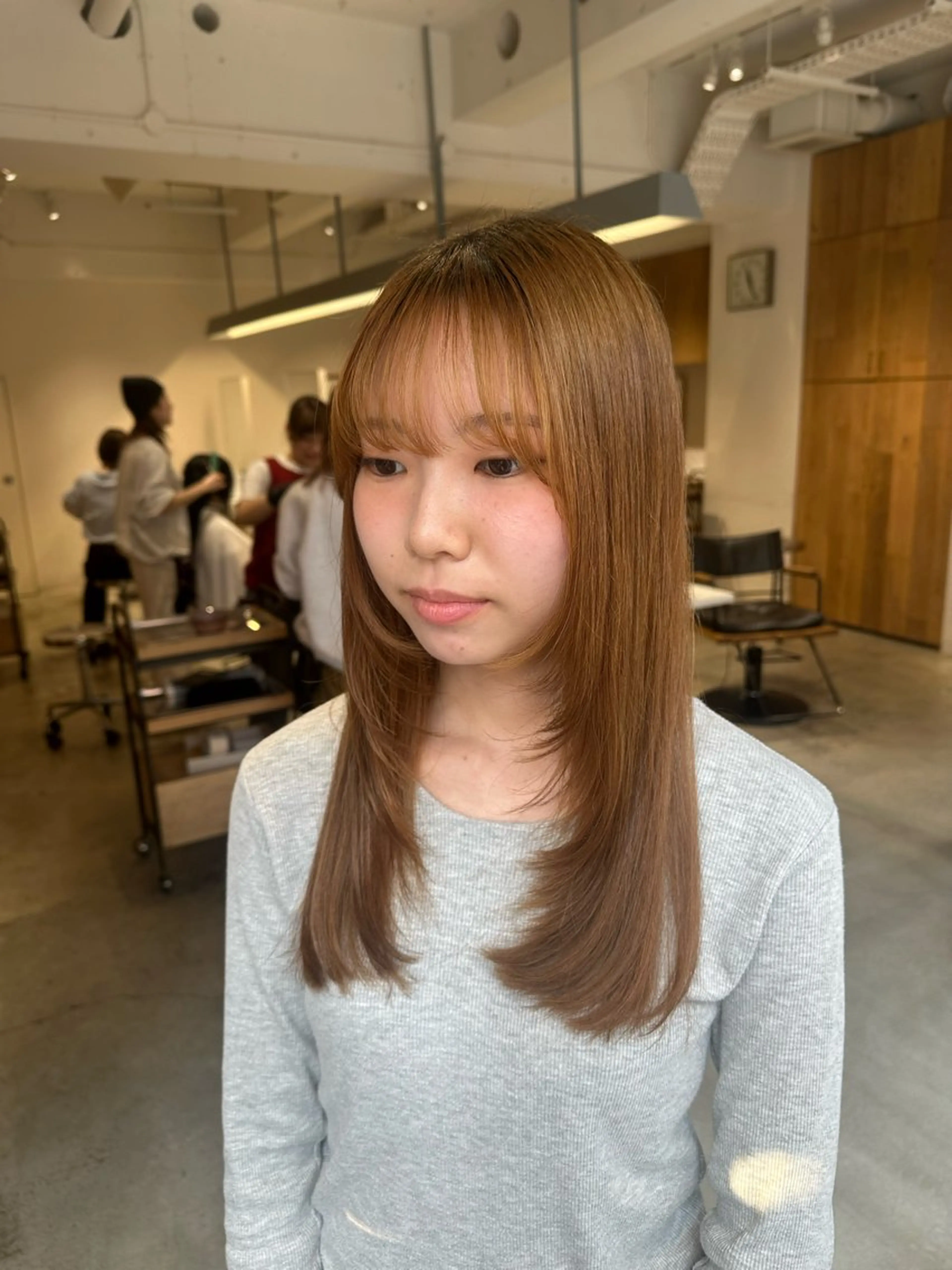 ミディアム 顔周りカット レイヤーカット 優依 / Room烏丸のヘアスタイル