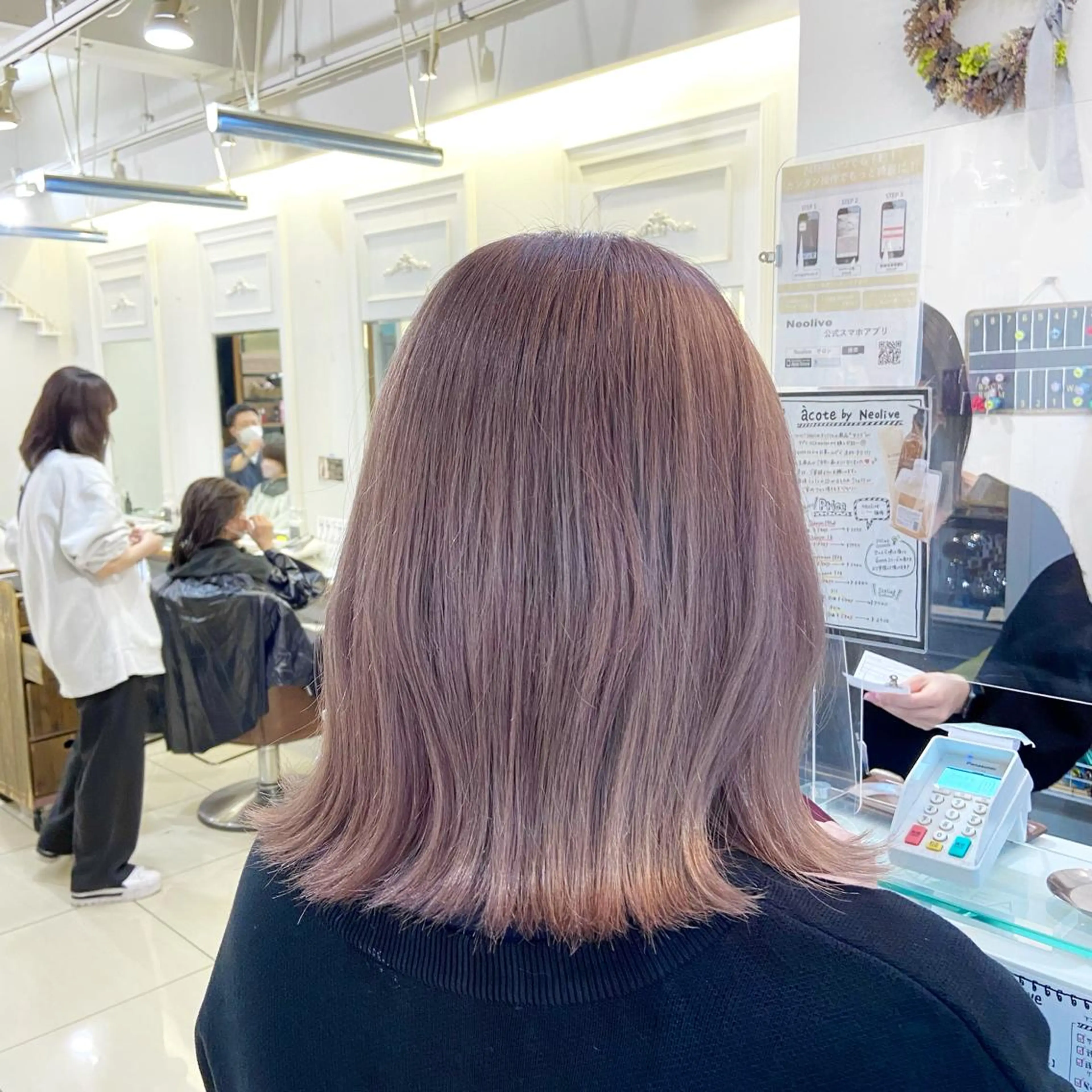 ミディアム カラー ベージュカラー ブリーチ ハイトーンカラー ピンクカラー ピンクベージュ カット ヘアカラー 🫧 nanaco🫧のヘアスタイル