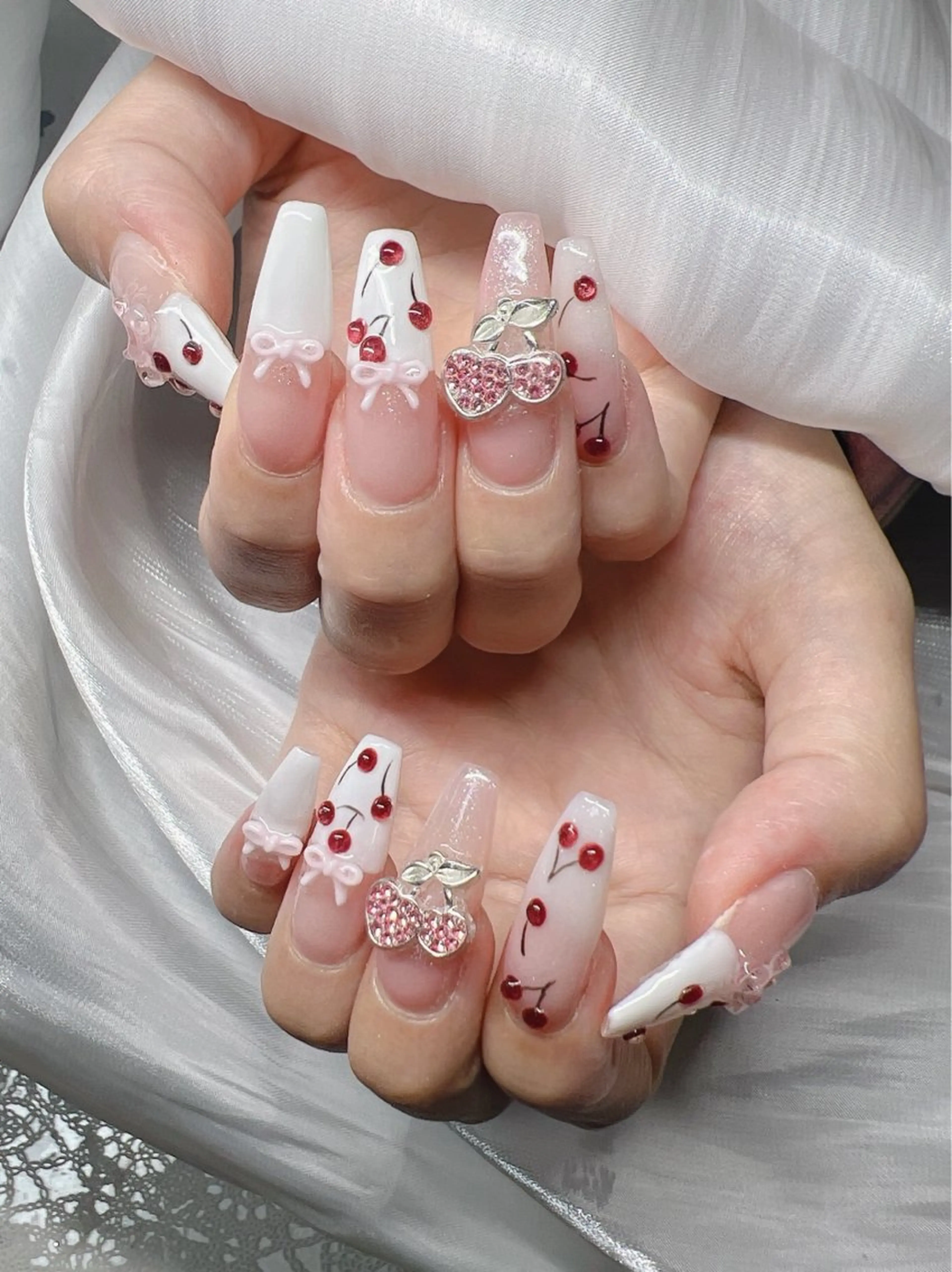 ネイル ハンドネイル Lee Nailsのネイルデザイン