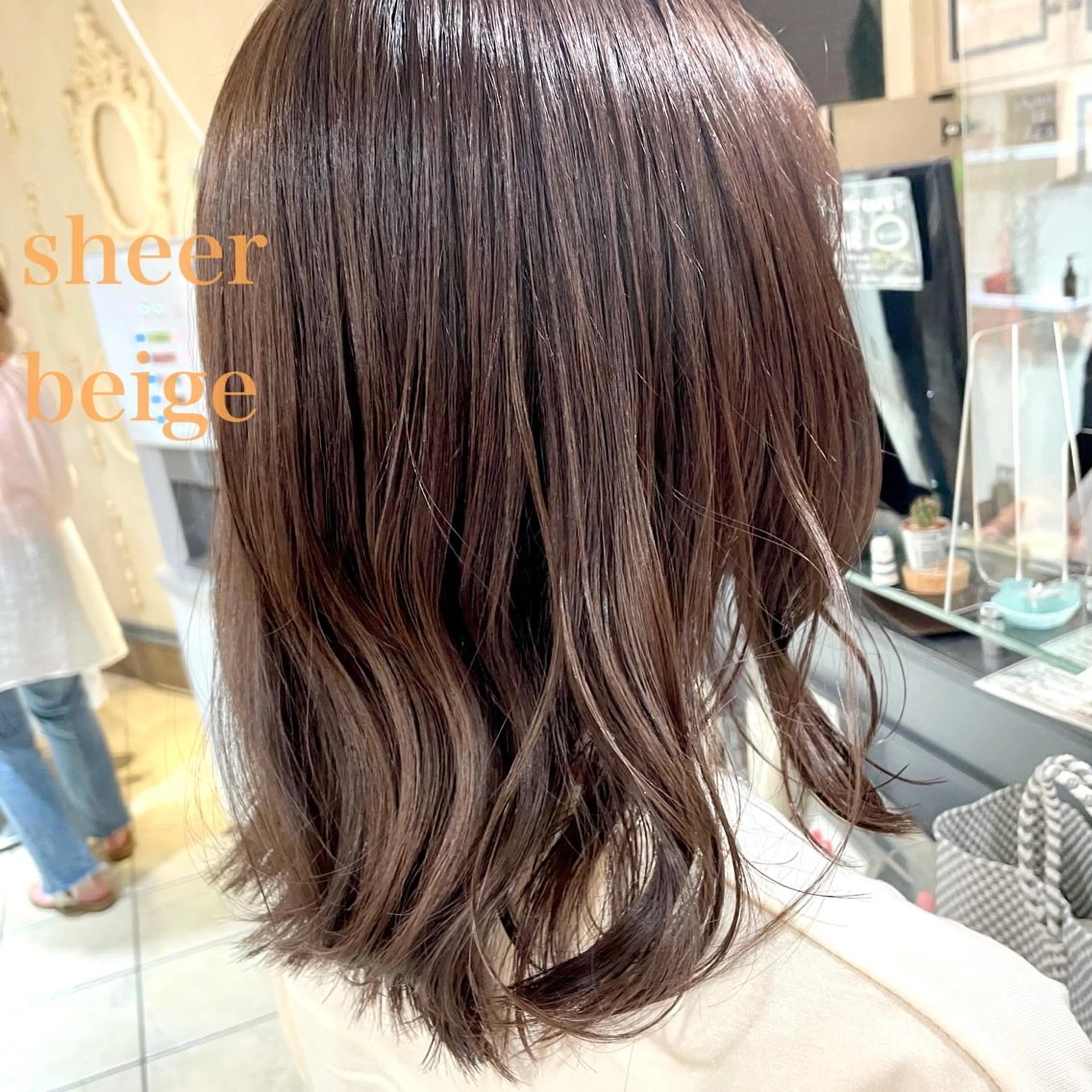 ミディアム カラー ベージュカラー 透明感カラー ヘアカラー トリートメント 切りっぱなしボブ ソノキユウカのヘアスタイル