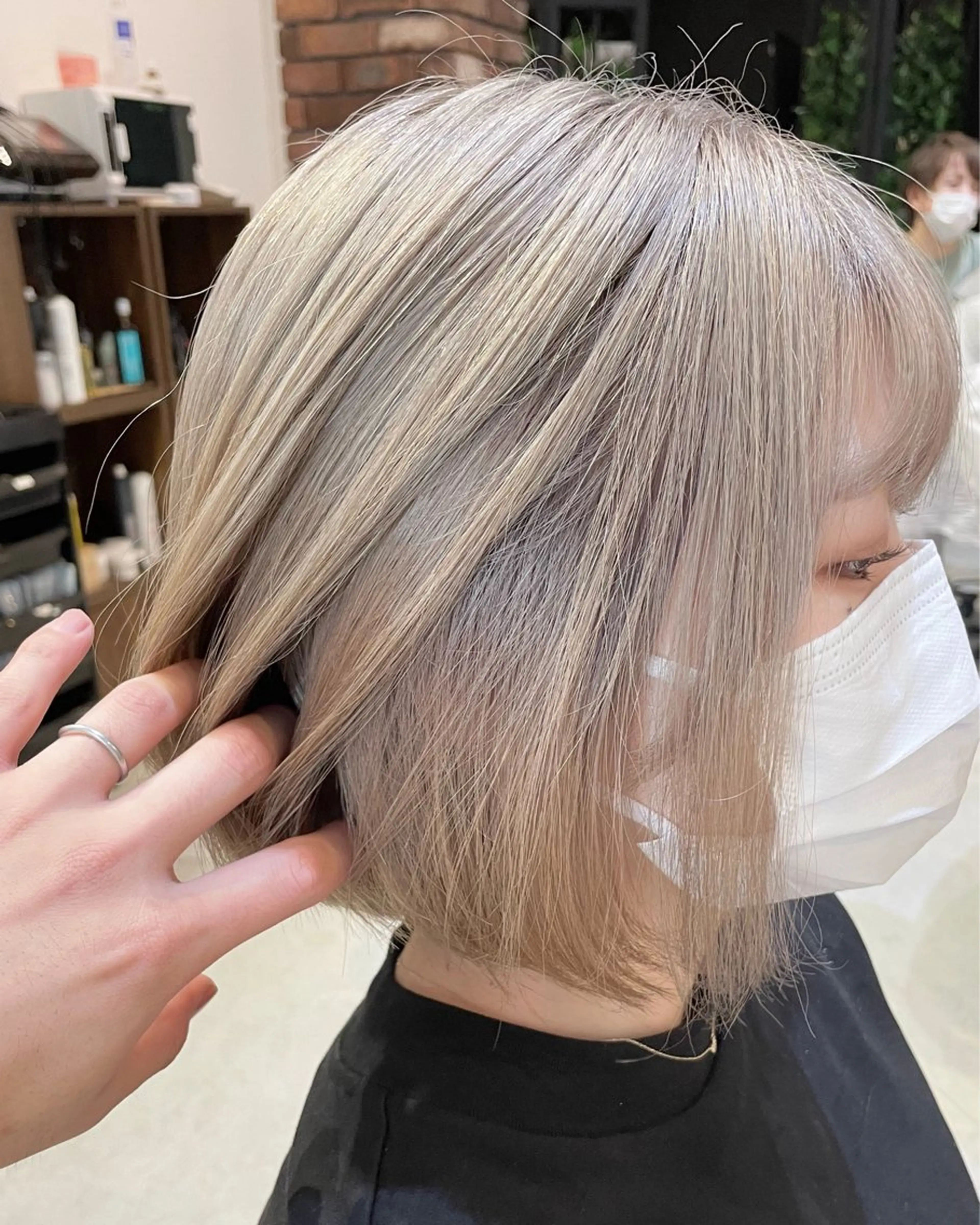 ミディアム カラー バレイヤージュ ブリーチ ケアブリーチ ダブルカラー イヤリングカラー 野村 俊太のヘアスタイル