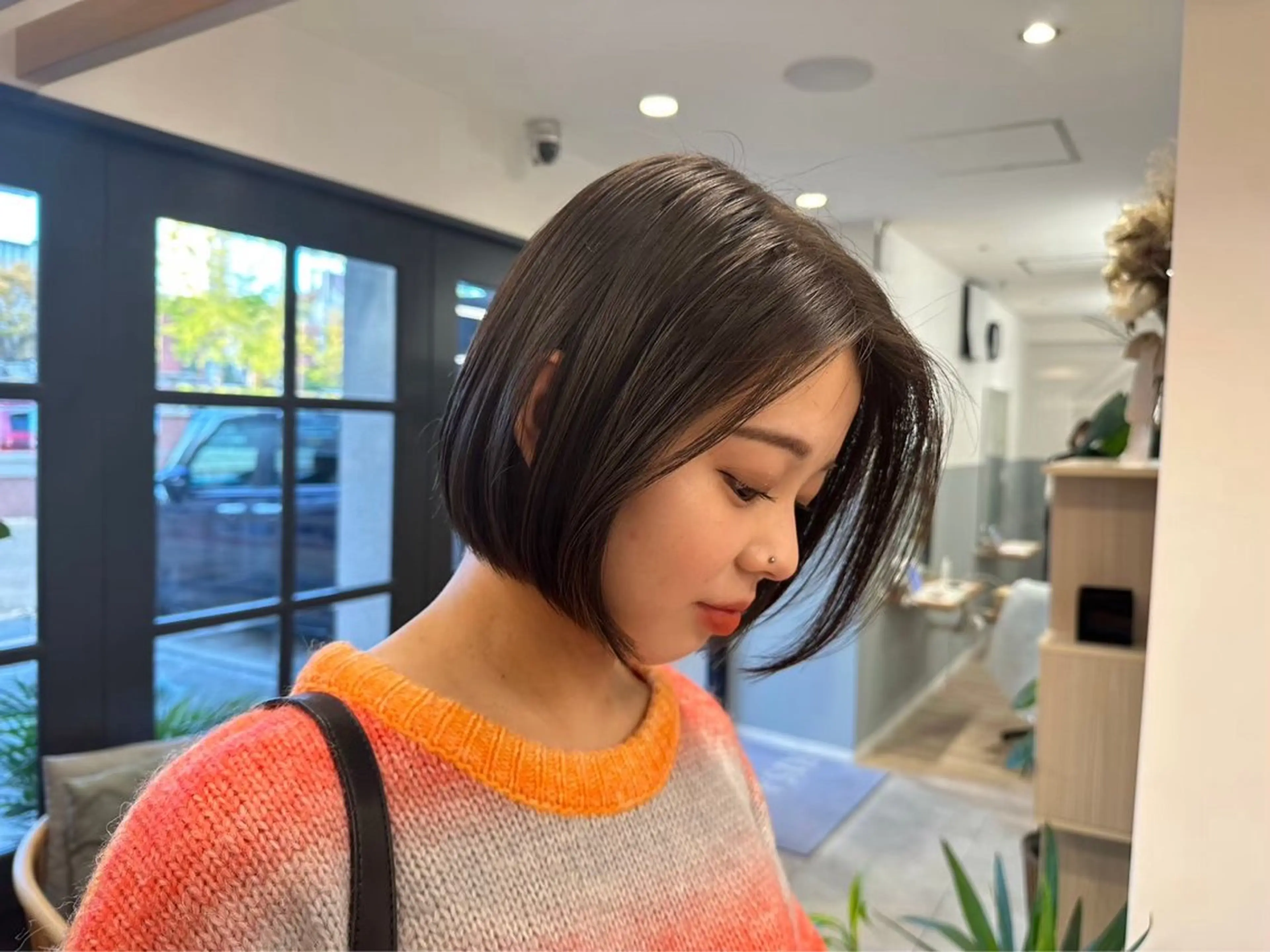 ショート カラー 綾香 /透明感カラーのヘアスタイル