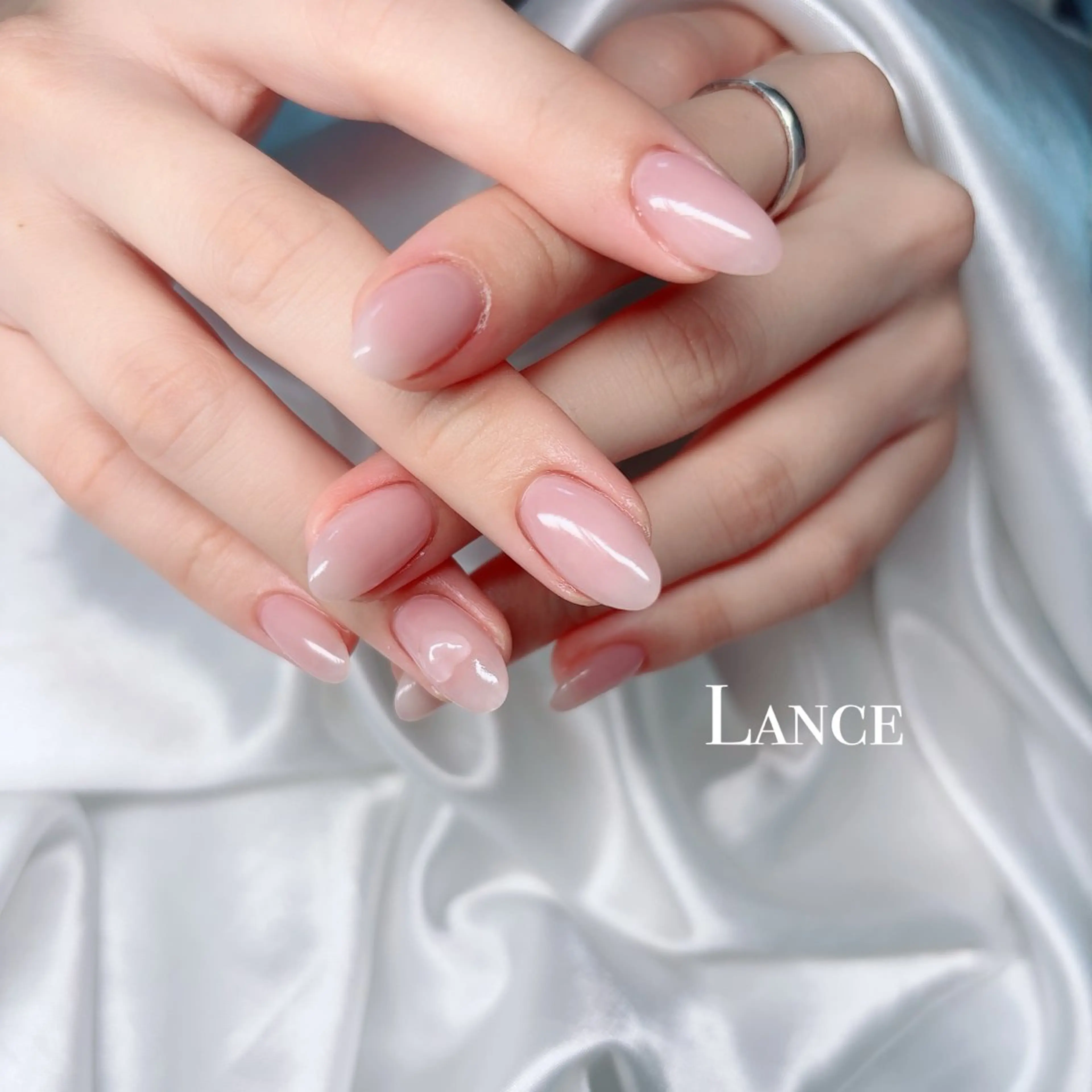 ネイル オーロラネイル フットネイル 氷ネイル・うるうるネイル キラキラネイル 韓国ネイル ハンドネイル Lance nailのネイルデザイン