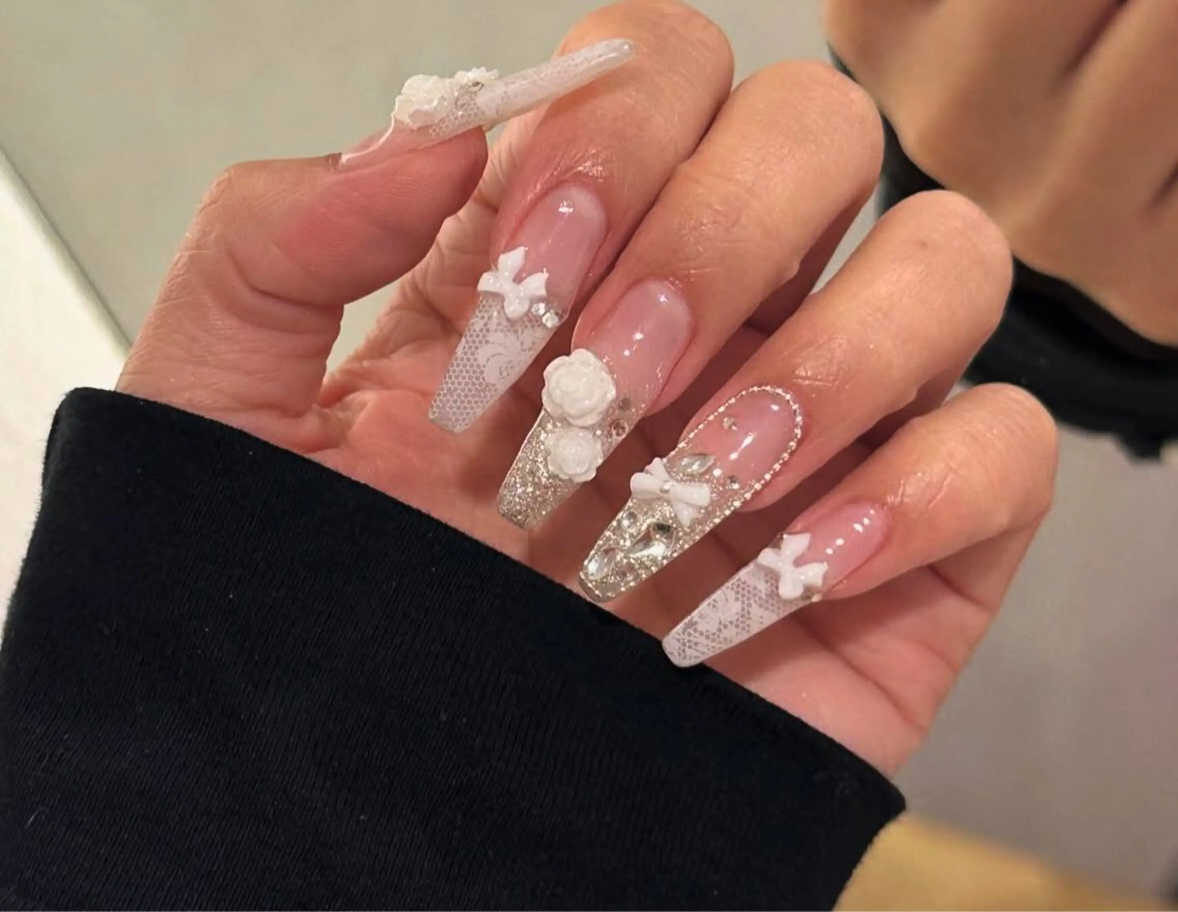 ネイル 長さ出し グラデーション キラキラネイル 韓国ネイル ラメ(グリッター) ハンドネイル ハンドケア Chisa Nail Studio所属・チ サのネイルデザイン