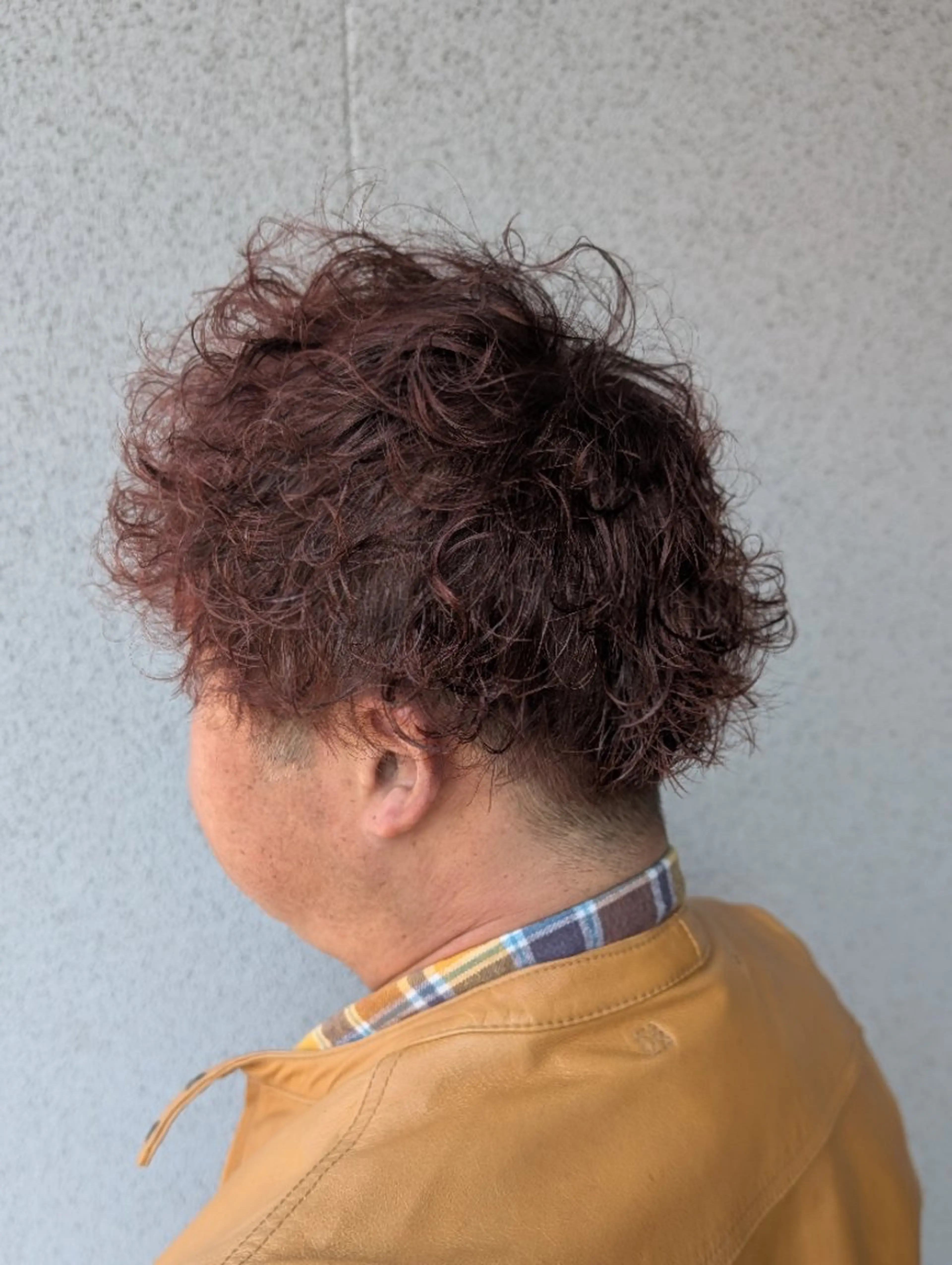 ショート カラー メンズ ブラウンカラー ピンクカラー ピンクブラウン Powderhair所属・河野日南/髪質改善/ ヘアケア/メンズヘアのヘアスタイル