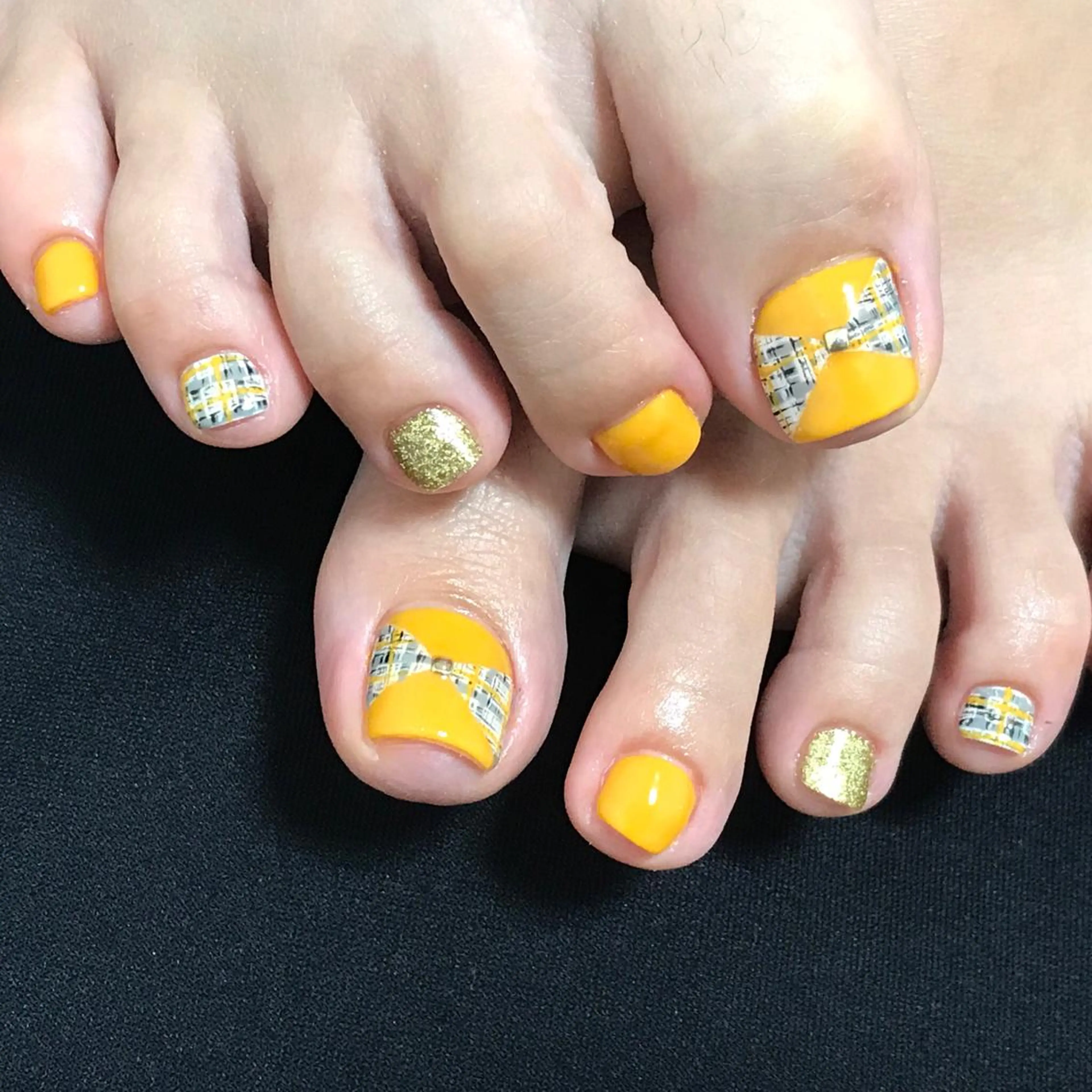 ネイル リボン ツイードネイル フットネイル ステラ marikominoのネイルデザイン