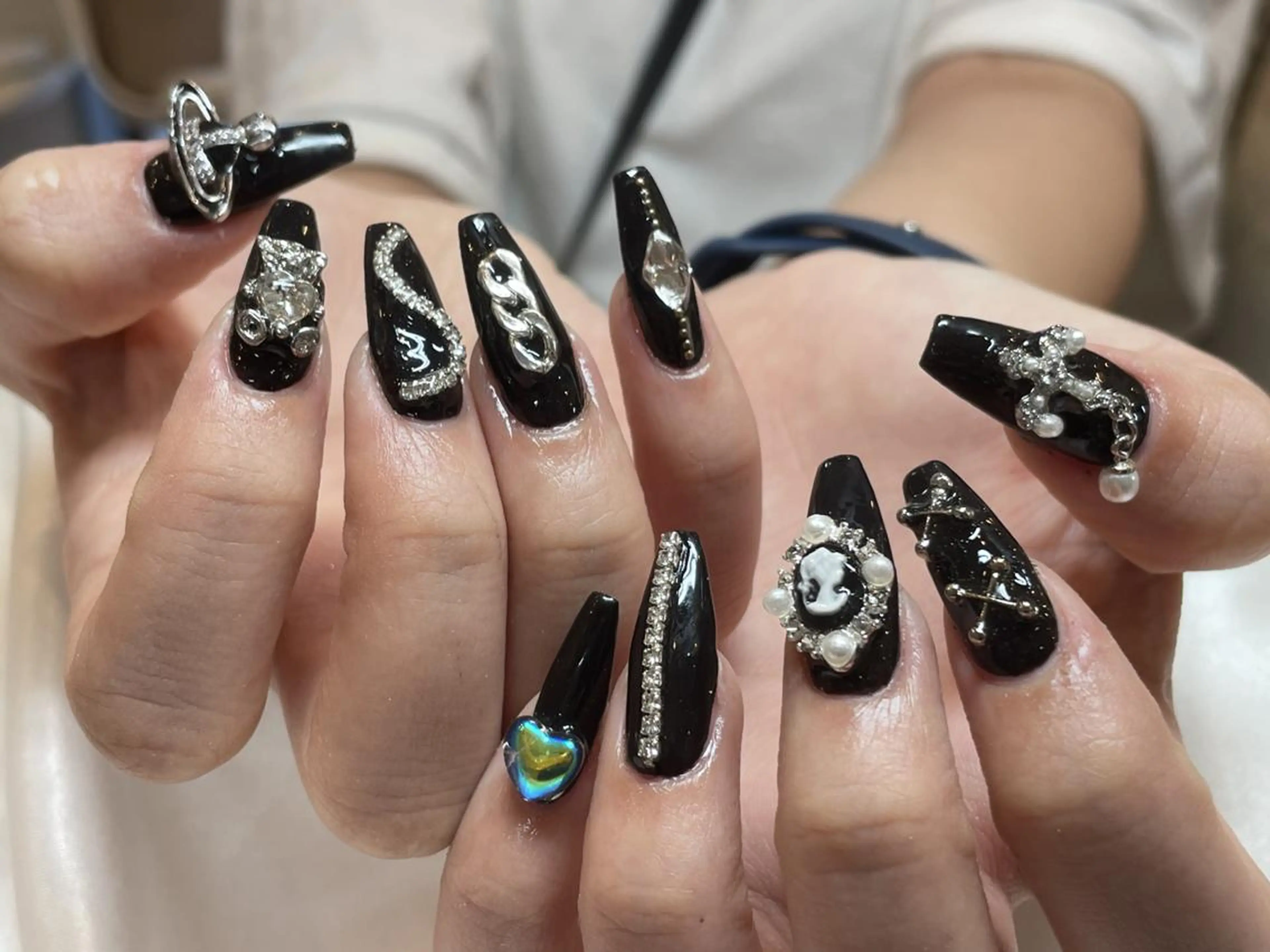 ネイル ハンドネイル ハンドケア Kaka_ パラジェル、長さだしのネイルデザイン