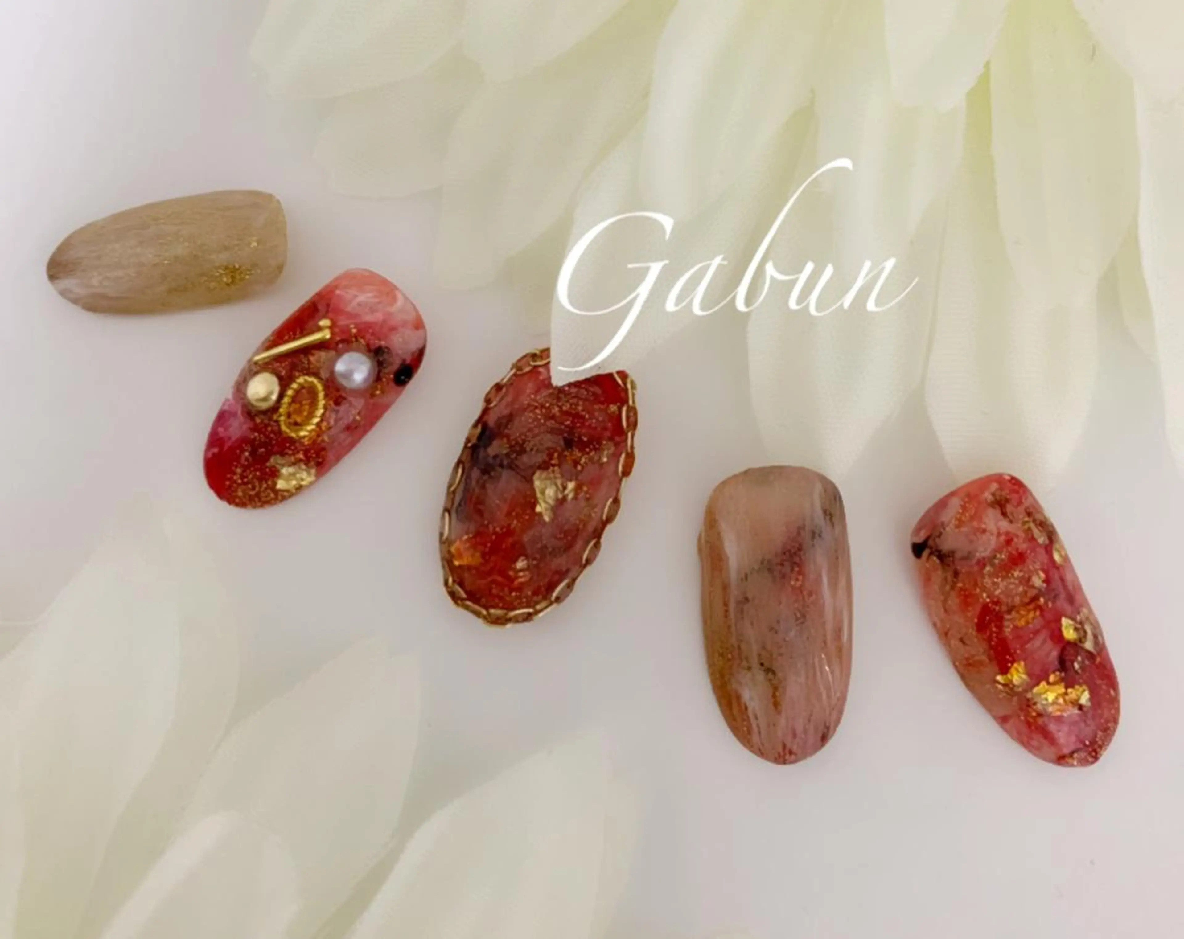 ネイル ニュアンスネイル LOTUS ネイルサロンのネイルデザイン