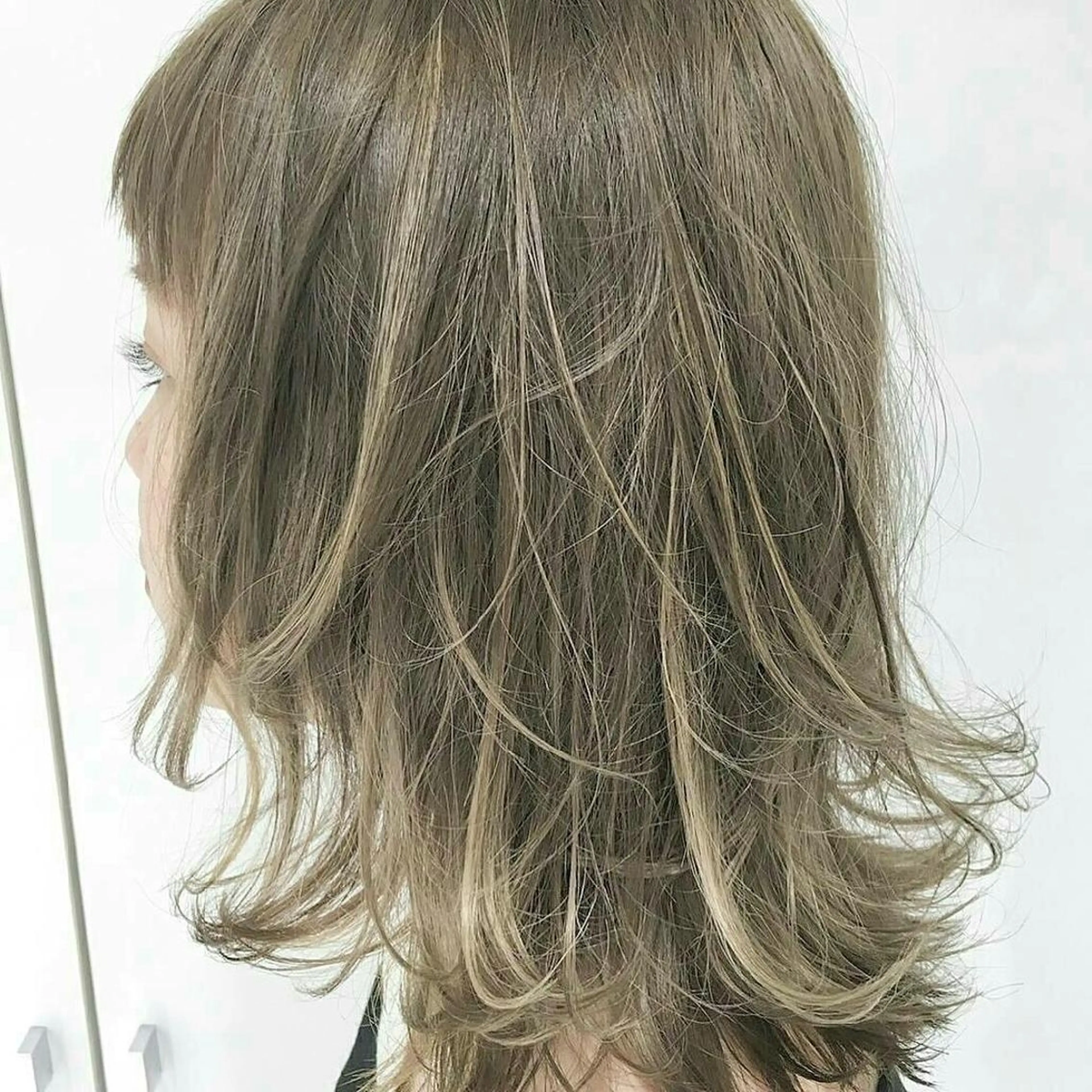 ミディアム カラー ハイライトカラー ハイライト 染谷 菜月の眉毛・アイブロウイメージ