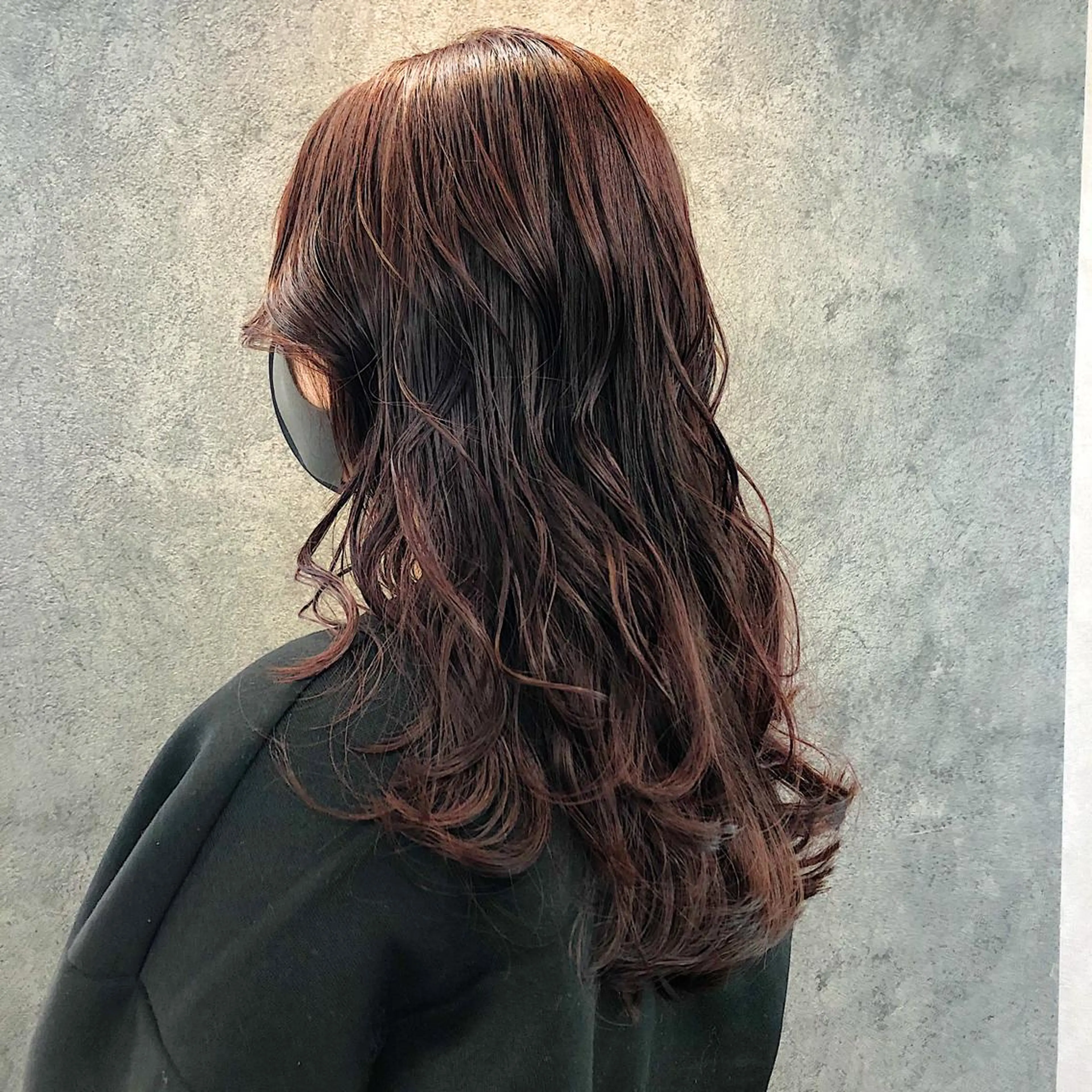 ロング レッドブラウン 韓国風ヘア オルチャンヘア カット ヘアカラー トリートメント 所渉/韓国レイヤー /ウルフカットのヘアスタイル