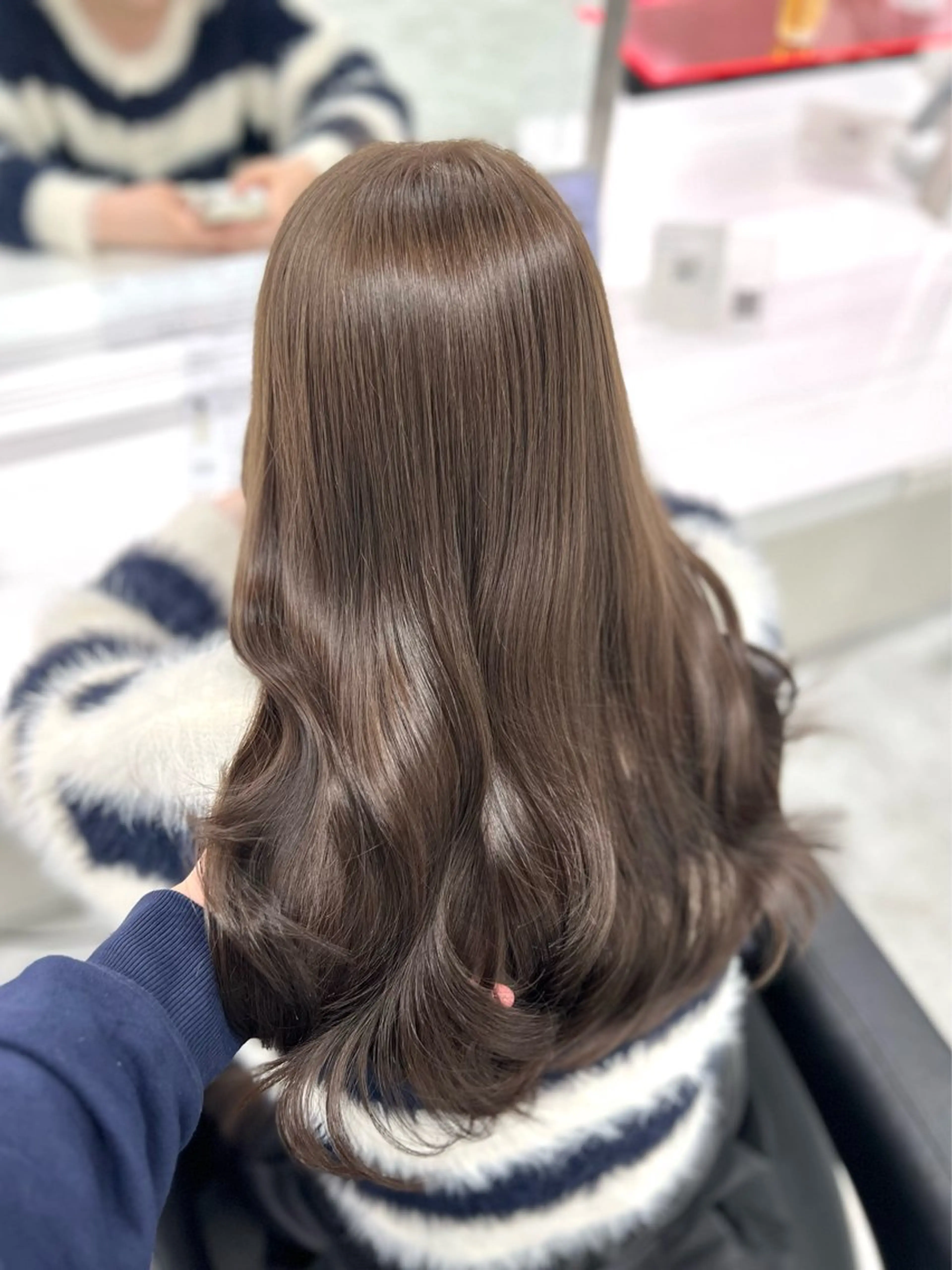 ロング カラー オリーブカラー🫒 レイヤーカット✂︎のヘアスタイル
