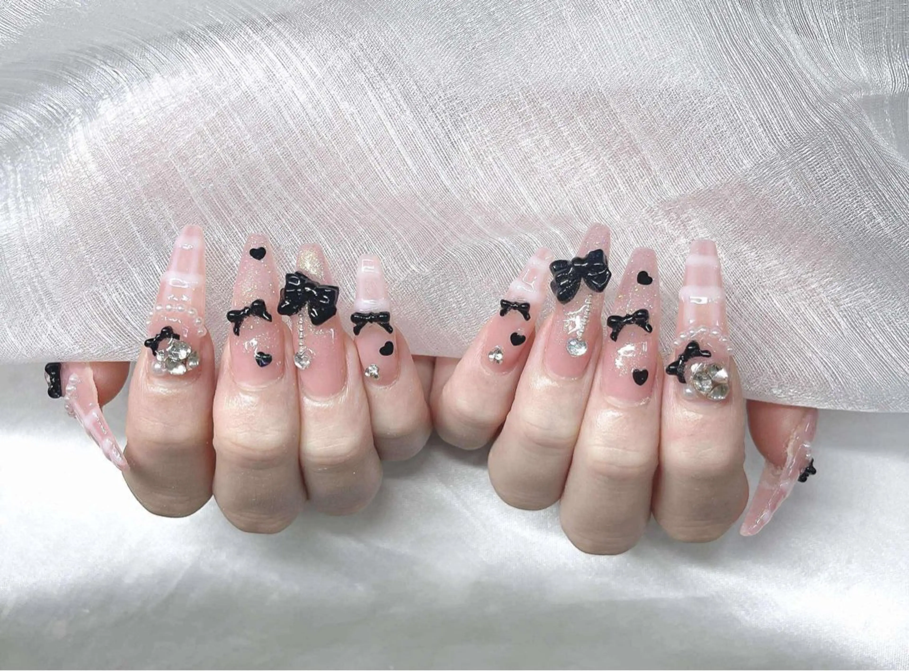 ネイル 長さ出し グラデーション 卒業式 キラキラネイル マグネットネイル ハンドネイル Lee Nailsのネイルデザイン