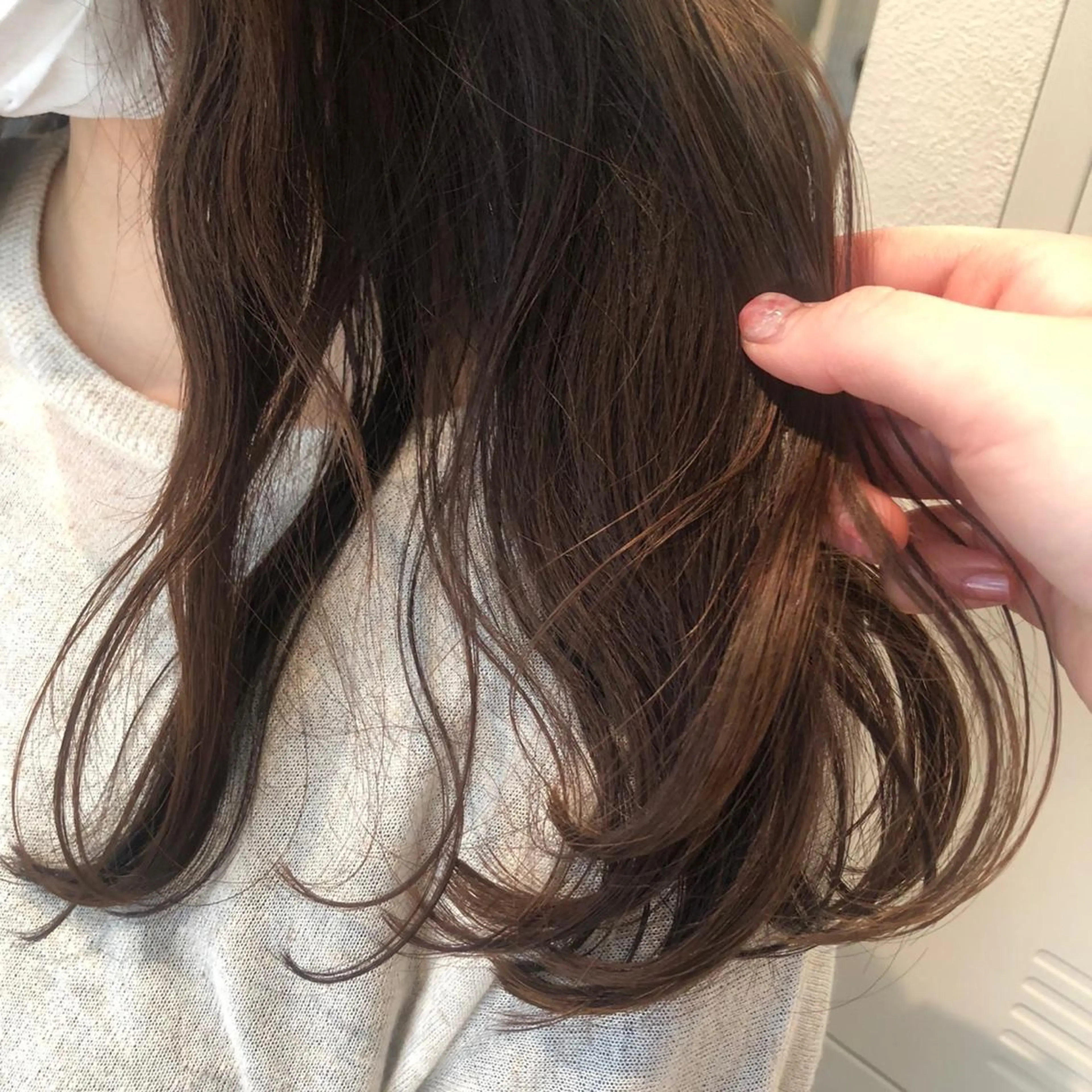 セミロング カラー 戸丸 絵夢のヘアスタイル