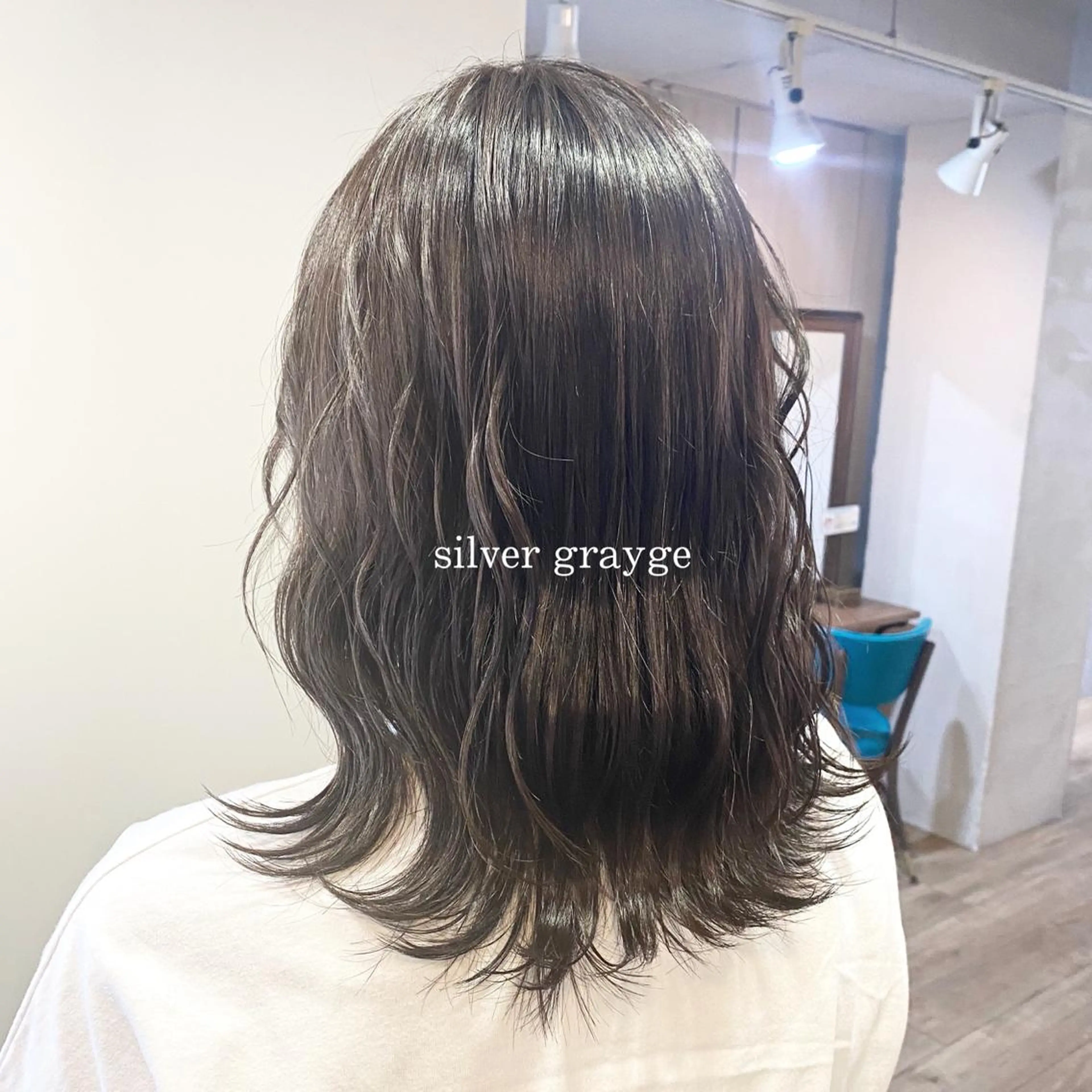 ミディアム カラー 透明感カラー シルバー ハル🌸柔色/ ブリーチなし/艶髪のヘアスタイル