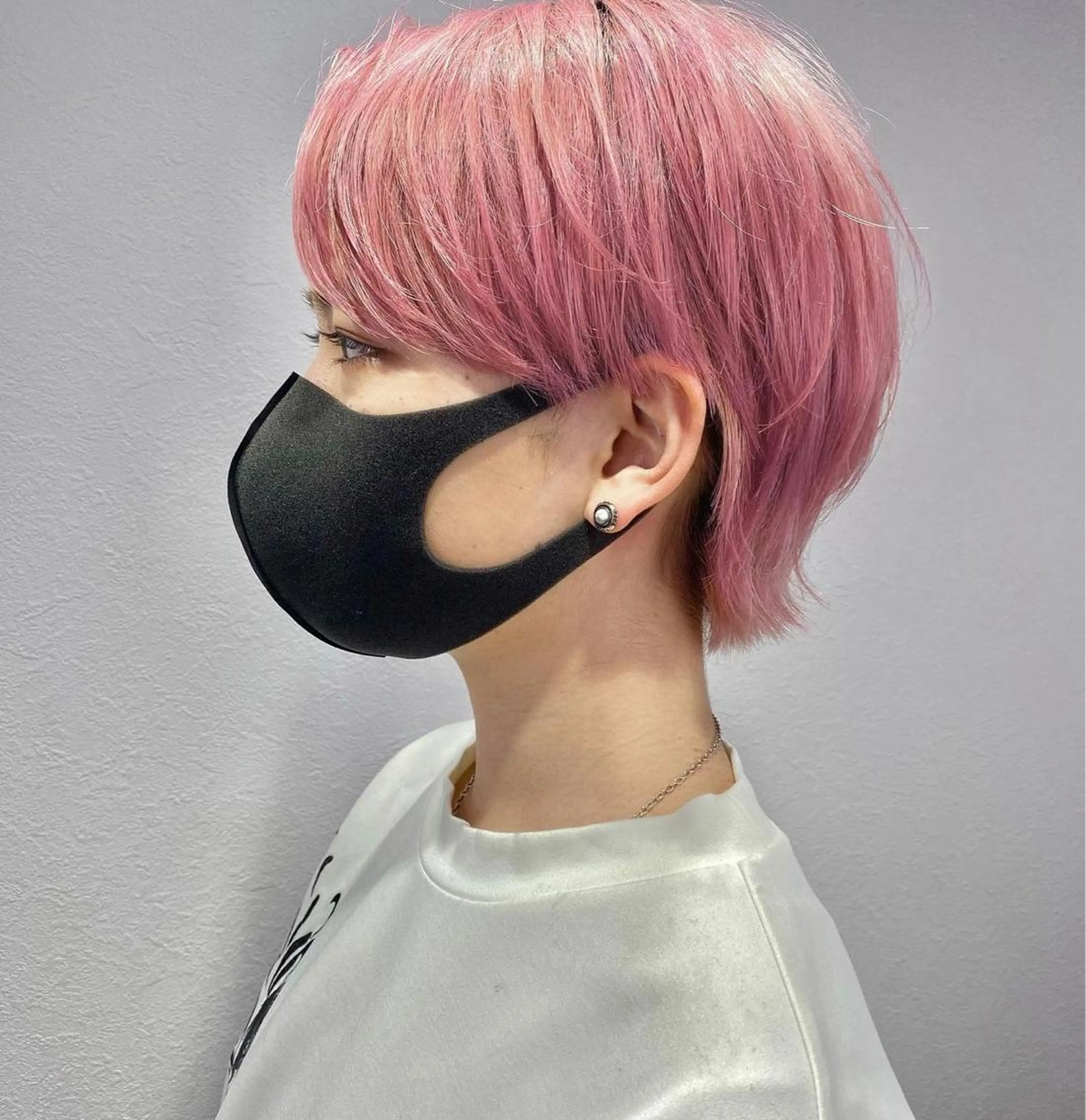 ショート カラー ブリーチ ピンクカラー ホワイトピンク 遠藤沙也加 /レイヤーカットのヘアスタイル