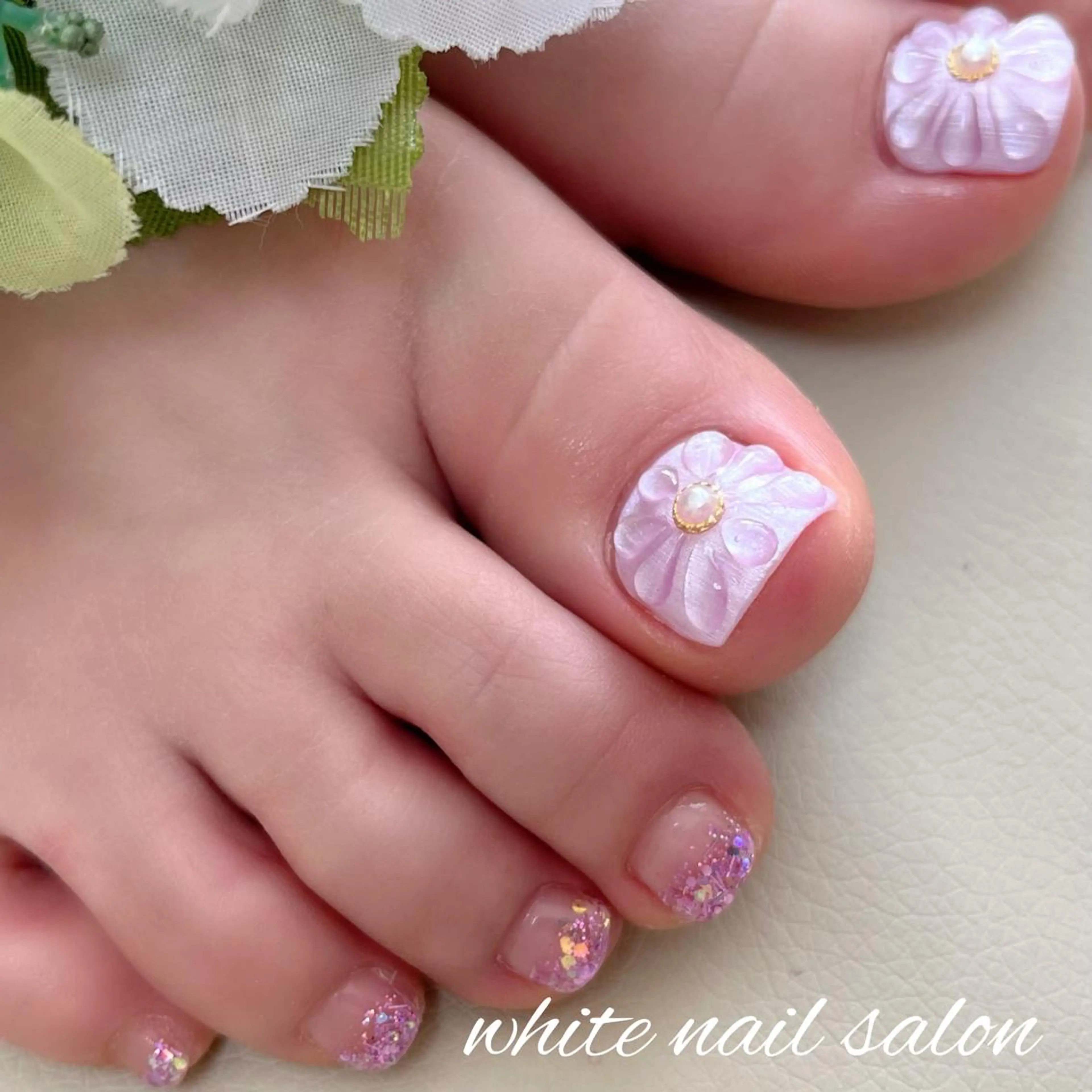 ネイル フットネイル ジェルネイル ハードジェル ラメ(グリッター) 持ち込み ハンドネイル white nail salonのネイルデザイン
