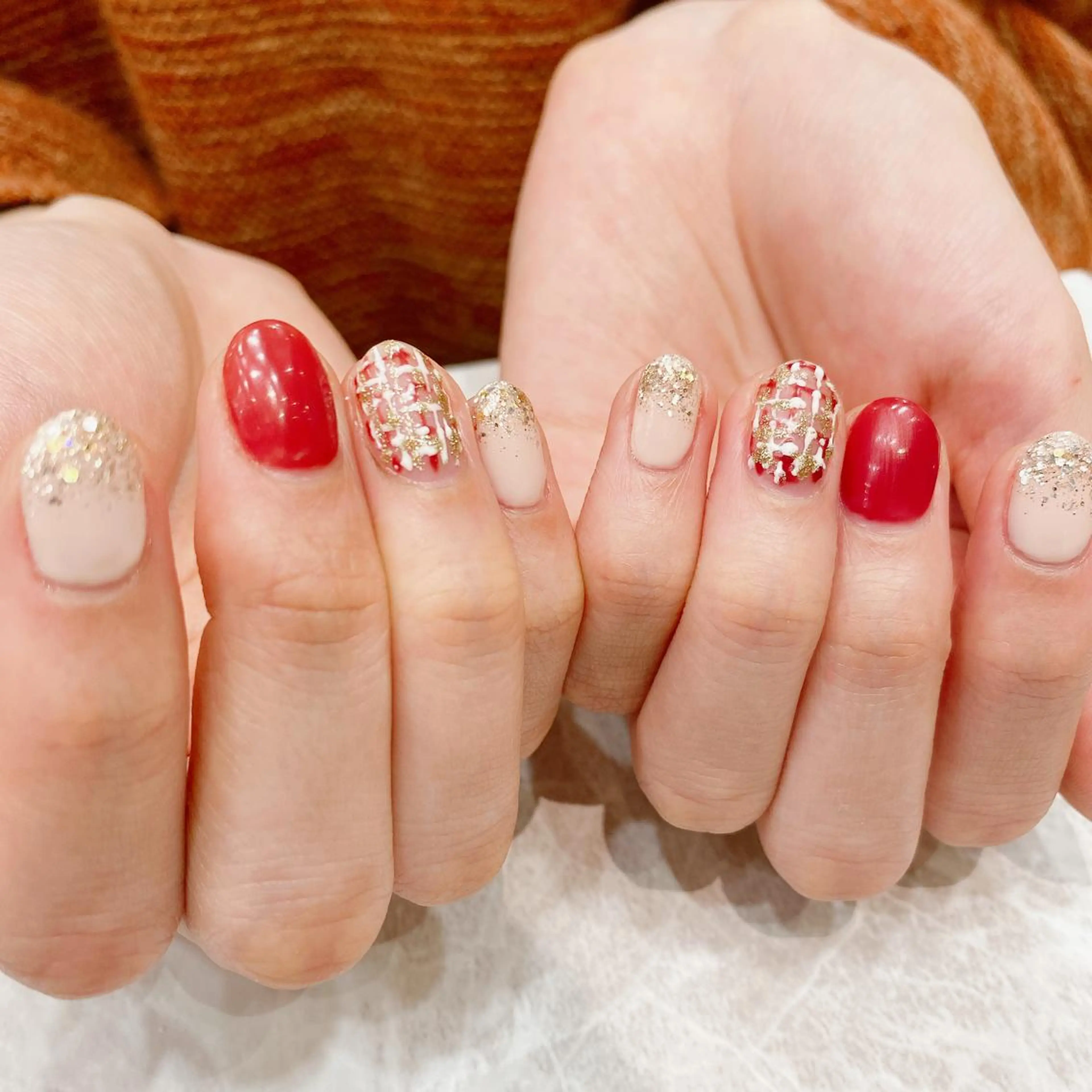 ネイル 赤色 ツイードネイル 関谷 真登佳のネイルデザイン