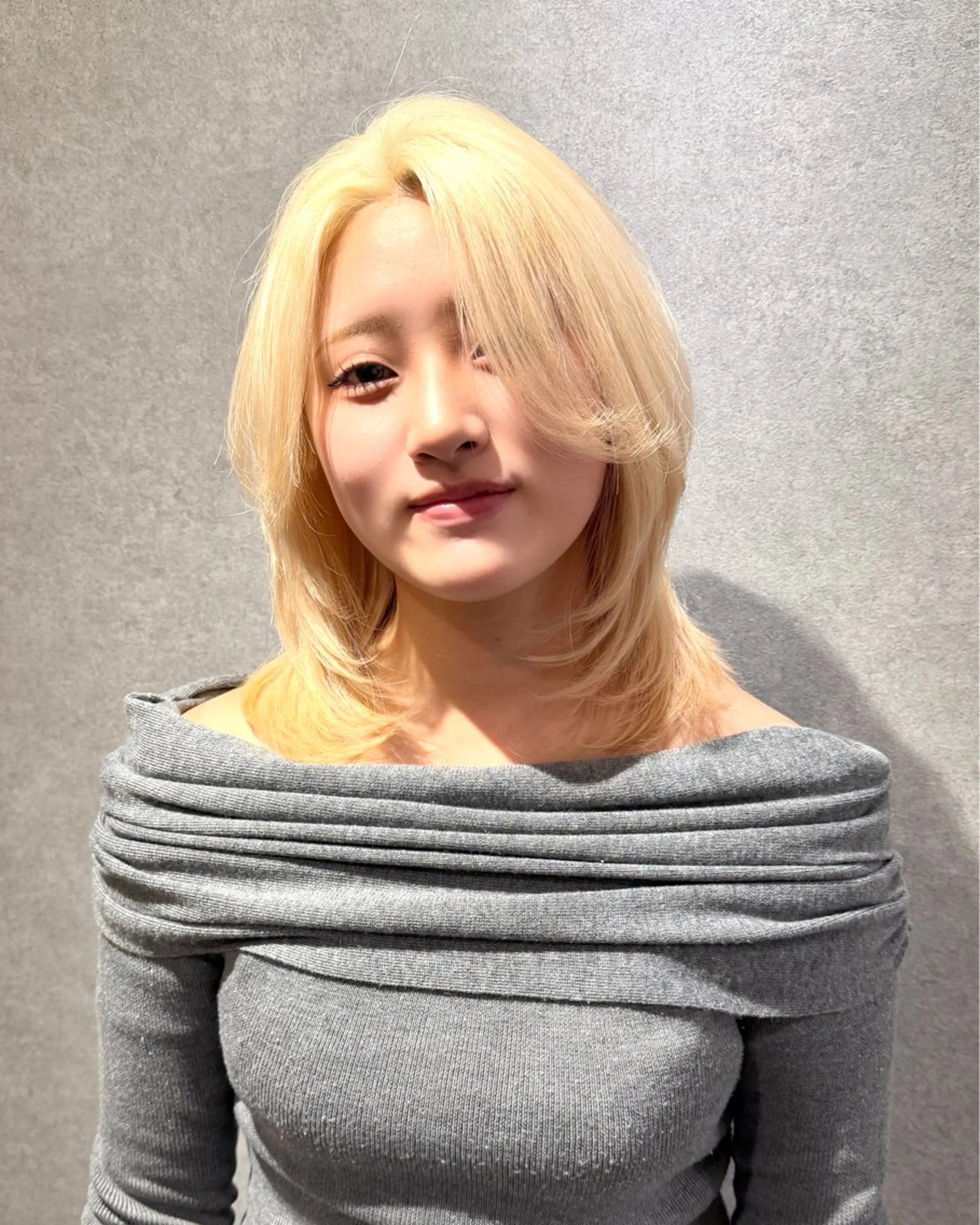 ミディアム カラー カット ヘアカラー トリートメント ハイトーン/ウルフ/ レイヤー/Asukaのヘアスタイル