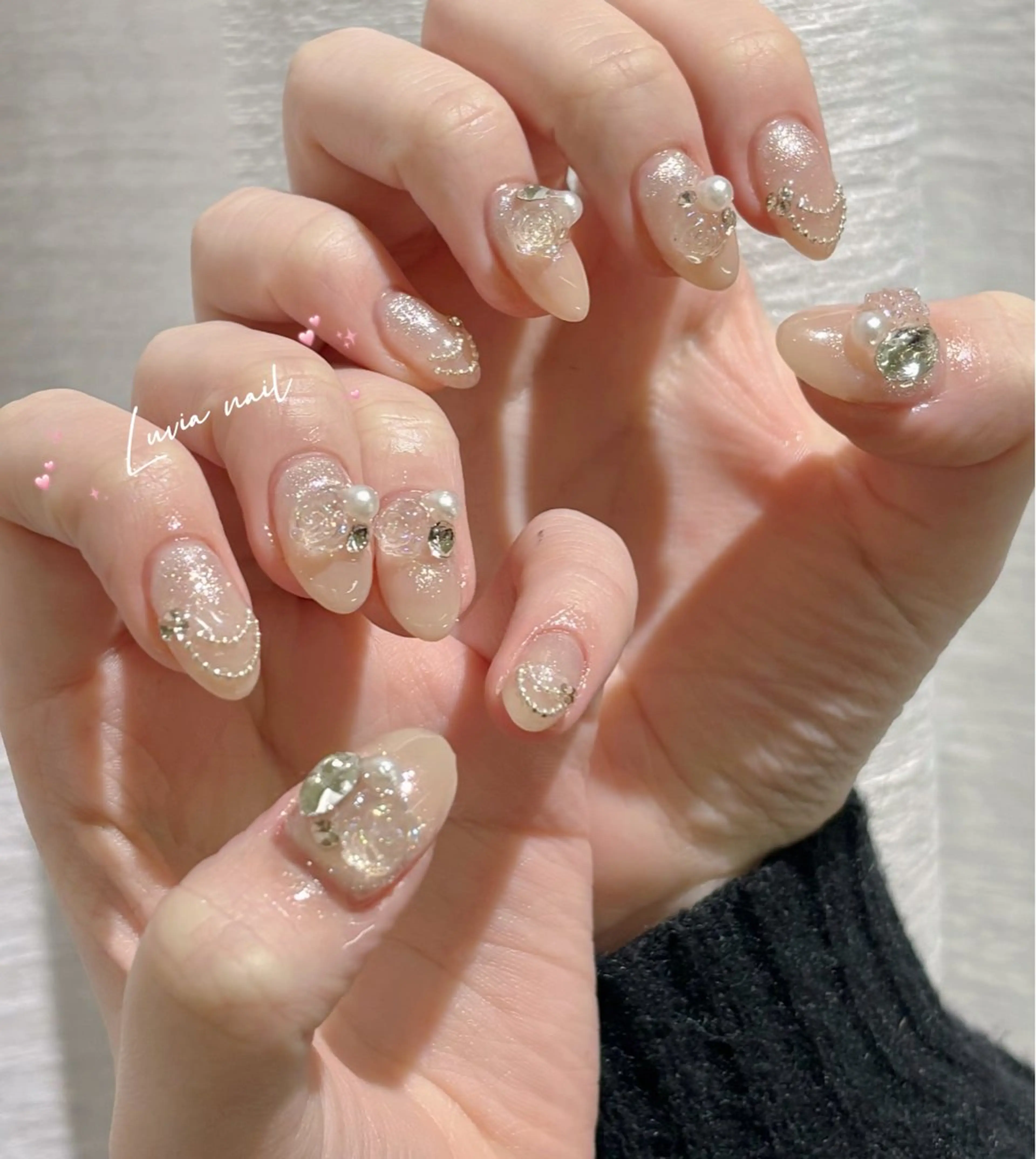 ネイル グラデーション キラキラネイル 韓国ネイル ラメ(グリッター) ラメグラデーション ハンドネイル 🎀Luvia ワンホンネイル💫のネイルデザイン