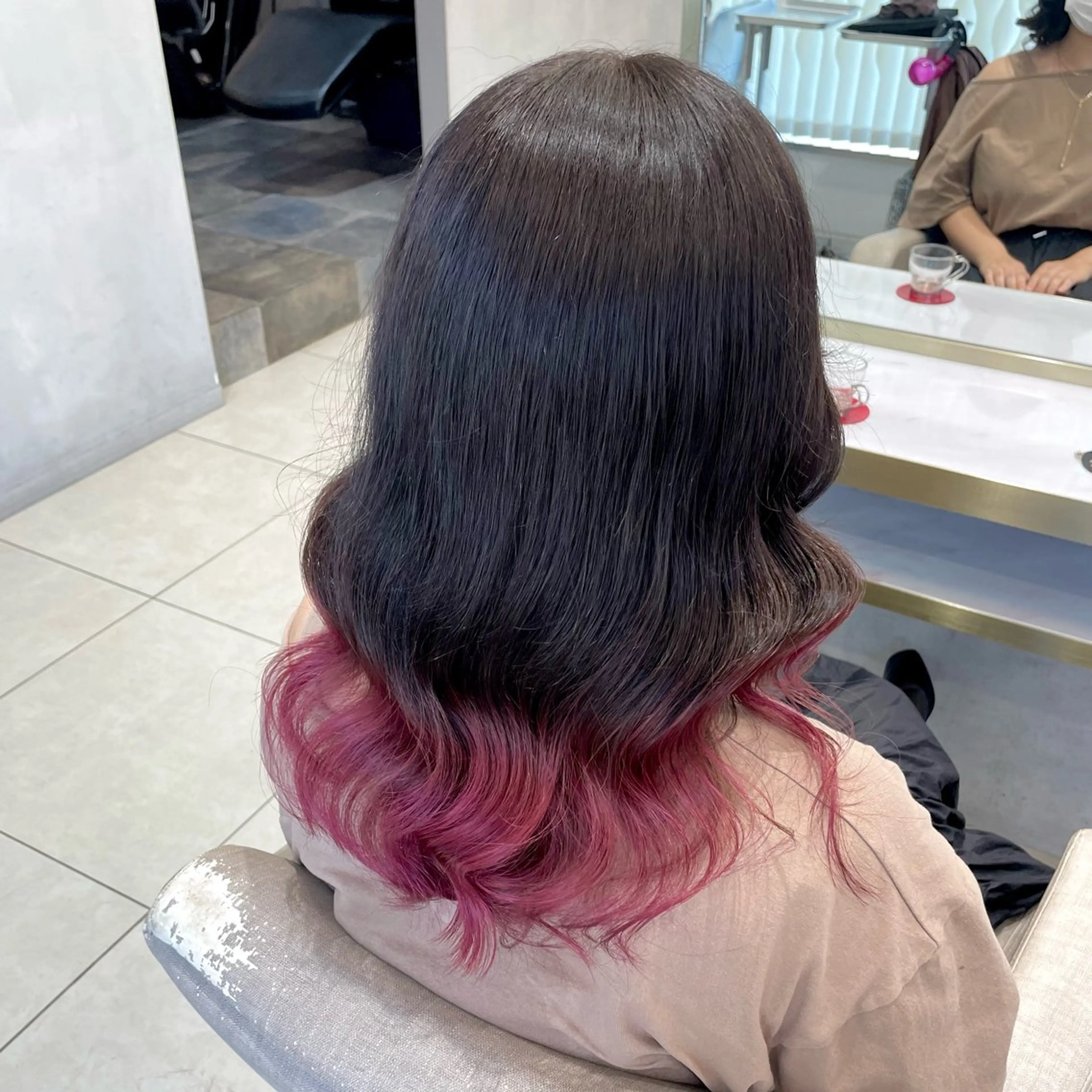 カラー グラデーションカラー 小板橋 菜月のヘアスタイル