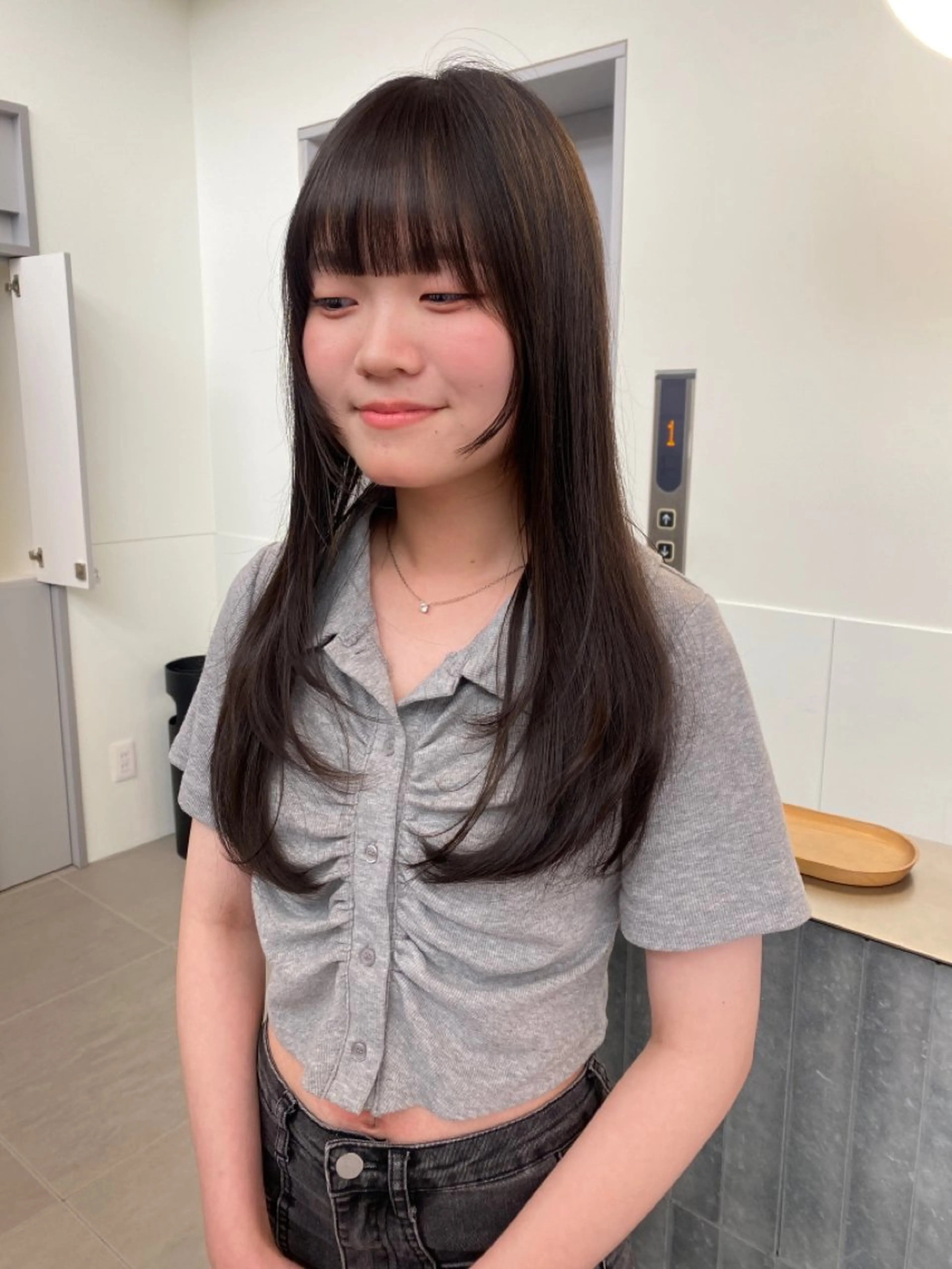 ロング レイヤーカット 高発色ブリーチ/ ハイレイヤー🪽aiのヘアスタイル