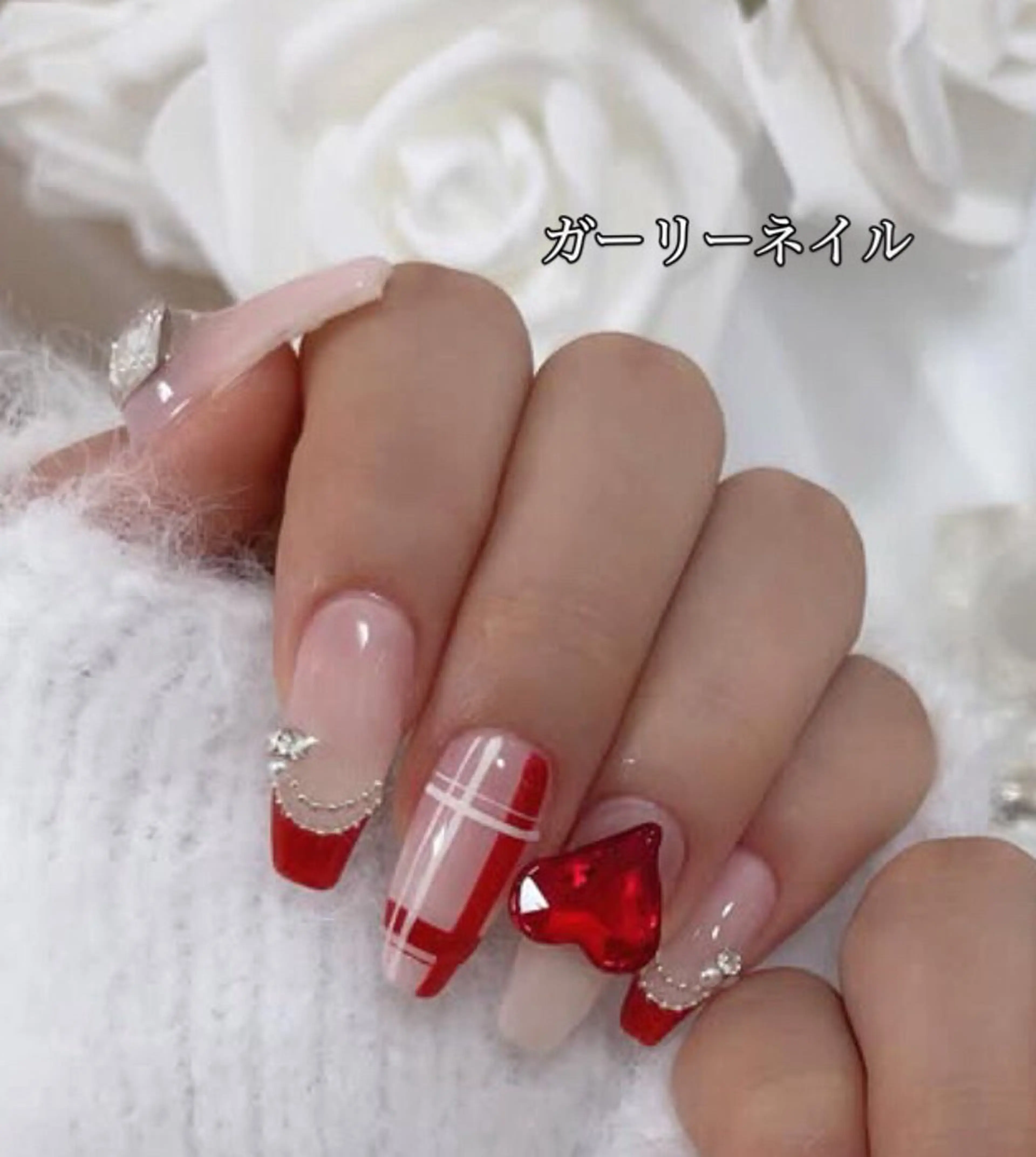 ネイル アートネイル ジェルネイル オフィスネイル パラジェル ハンドネイル Roger 舞のネイルデザイン
