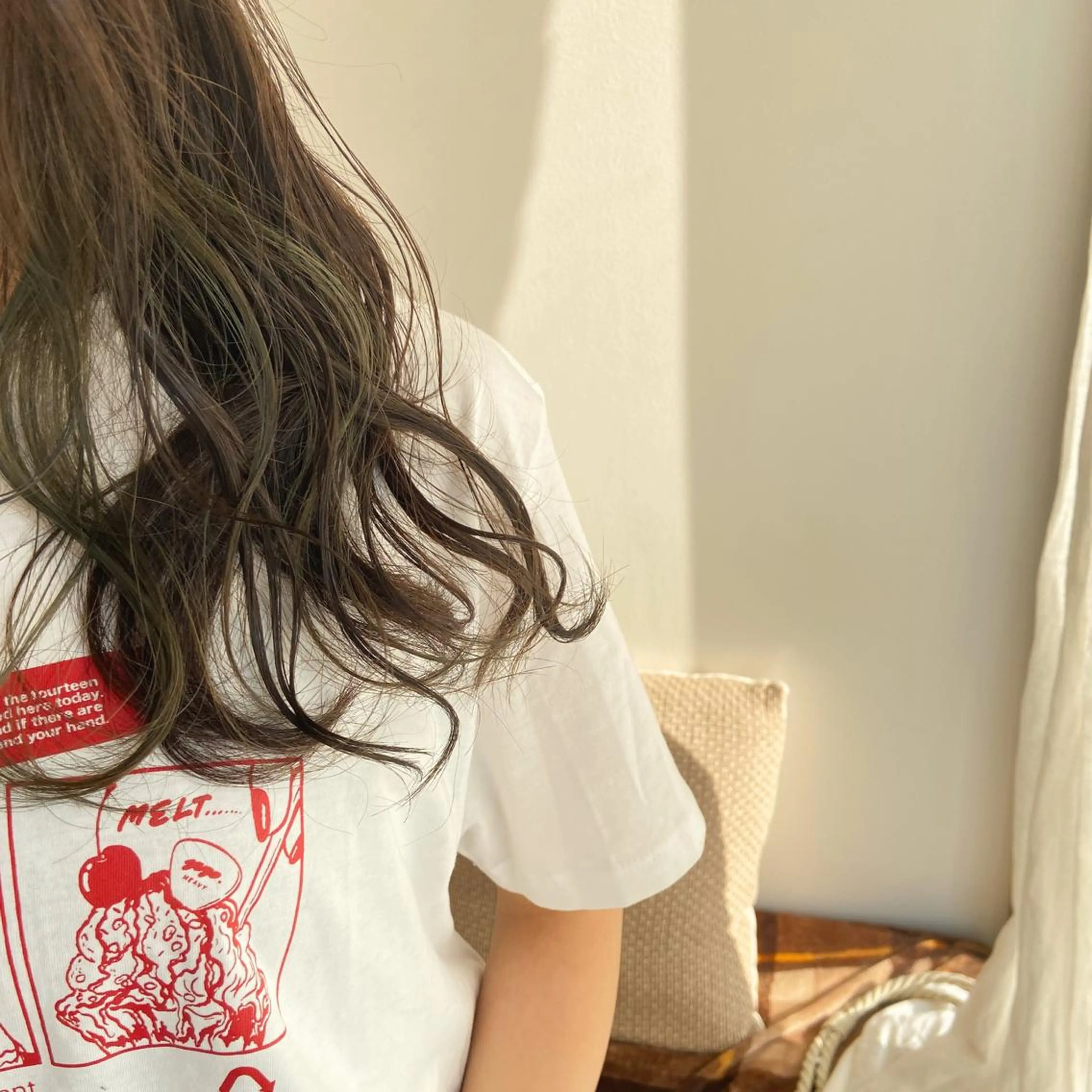 ミディアム 峯 志帆のヘアスタイル