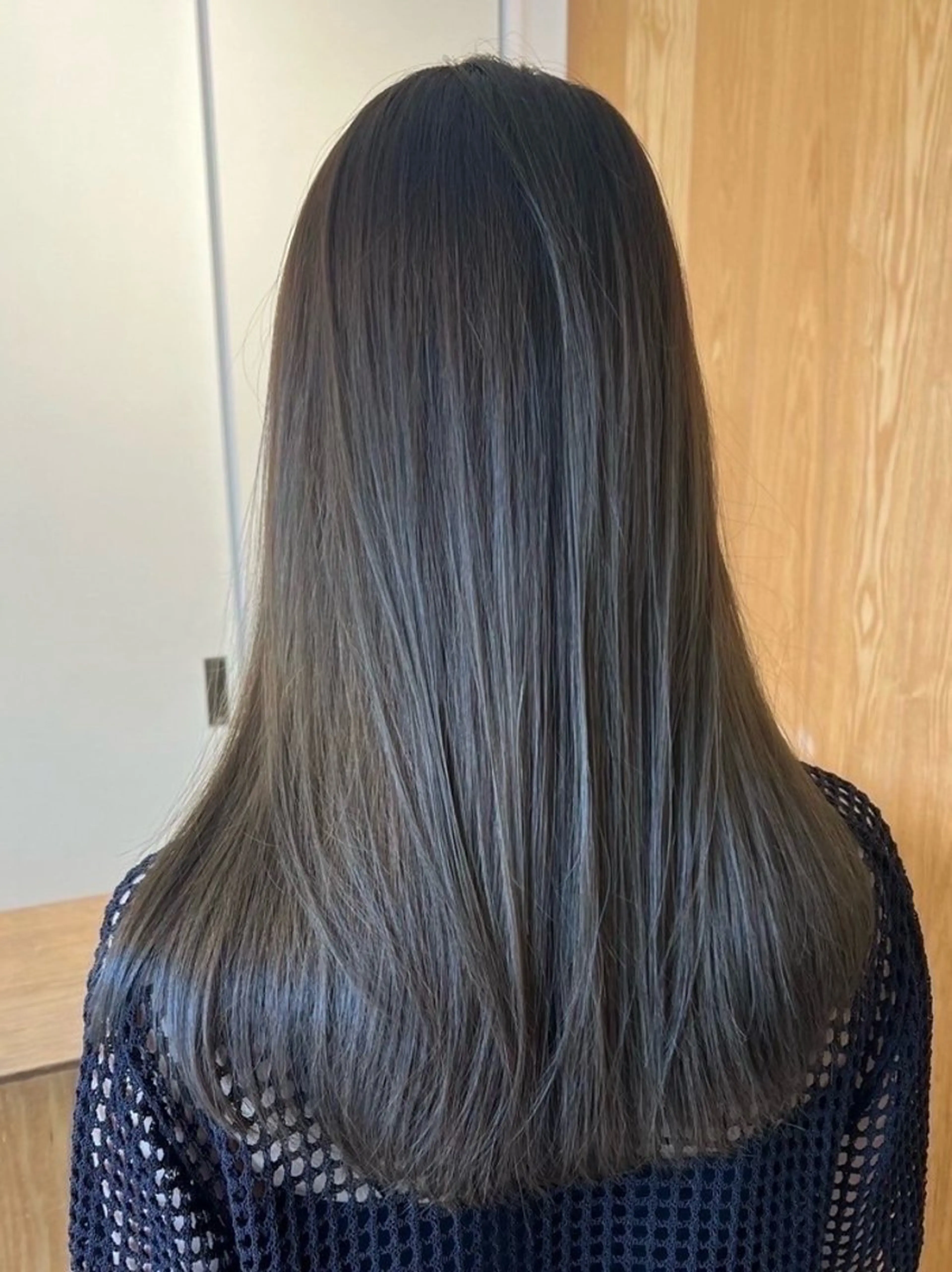 ロング カラー ヘアカラー 鈴木 紅寧のヘアスタイル