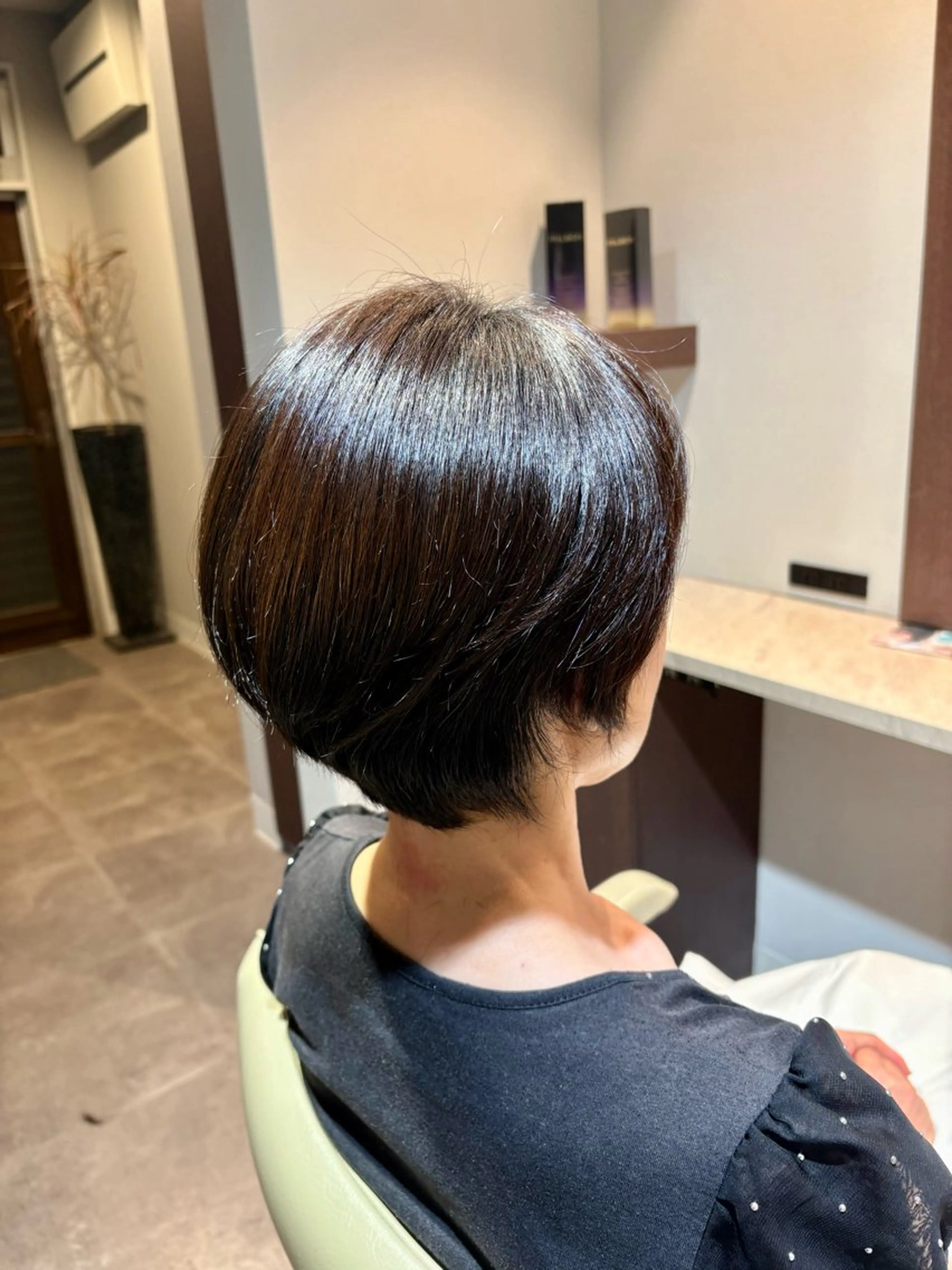 ショート 襟川 彩奈のヘアスタイル