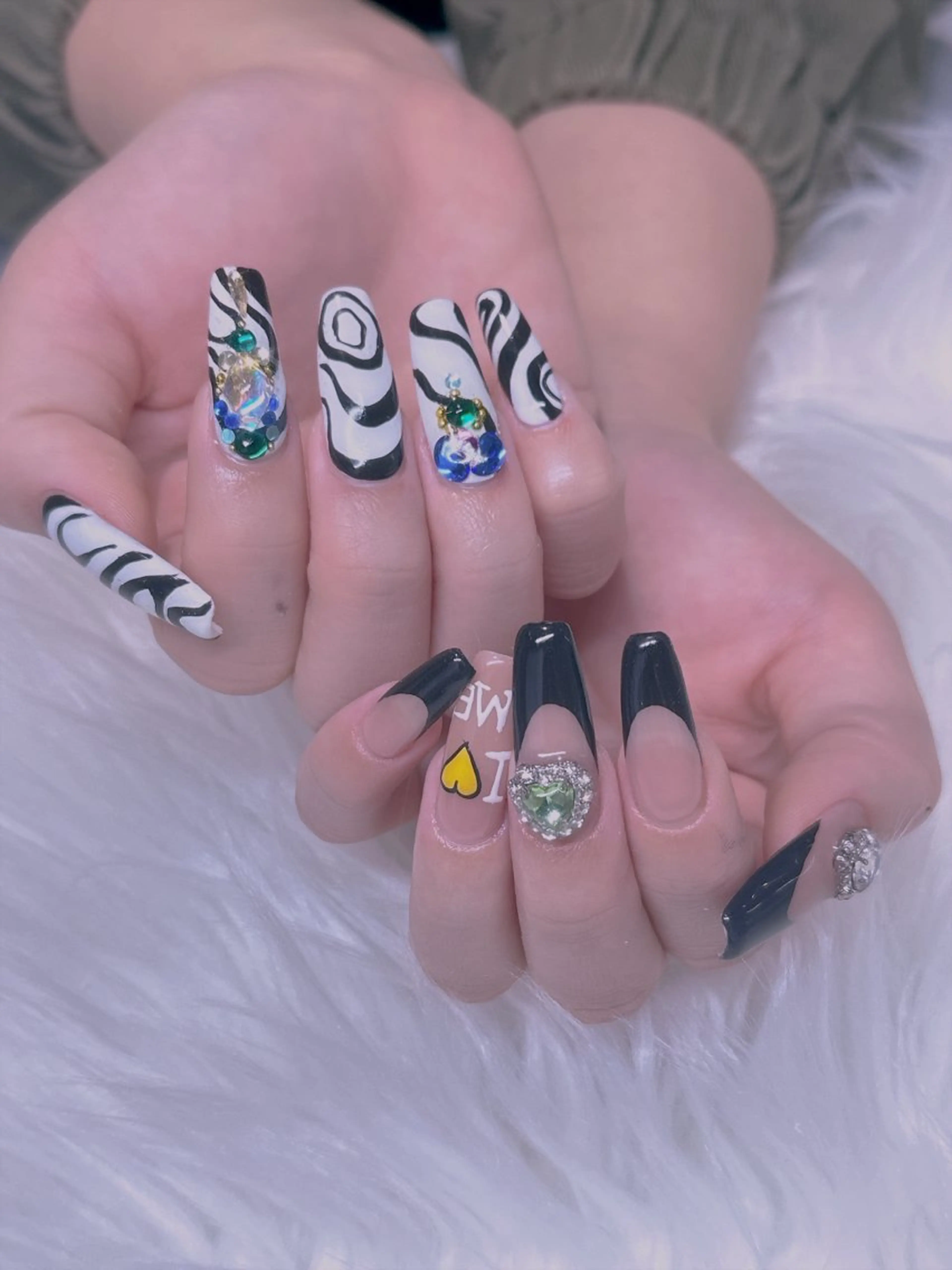 ネイル エムズ エムズのマツエク・マツパデザイン