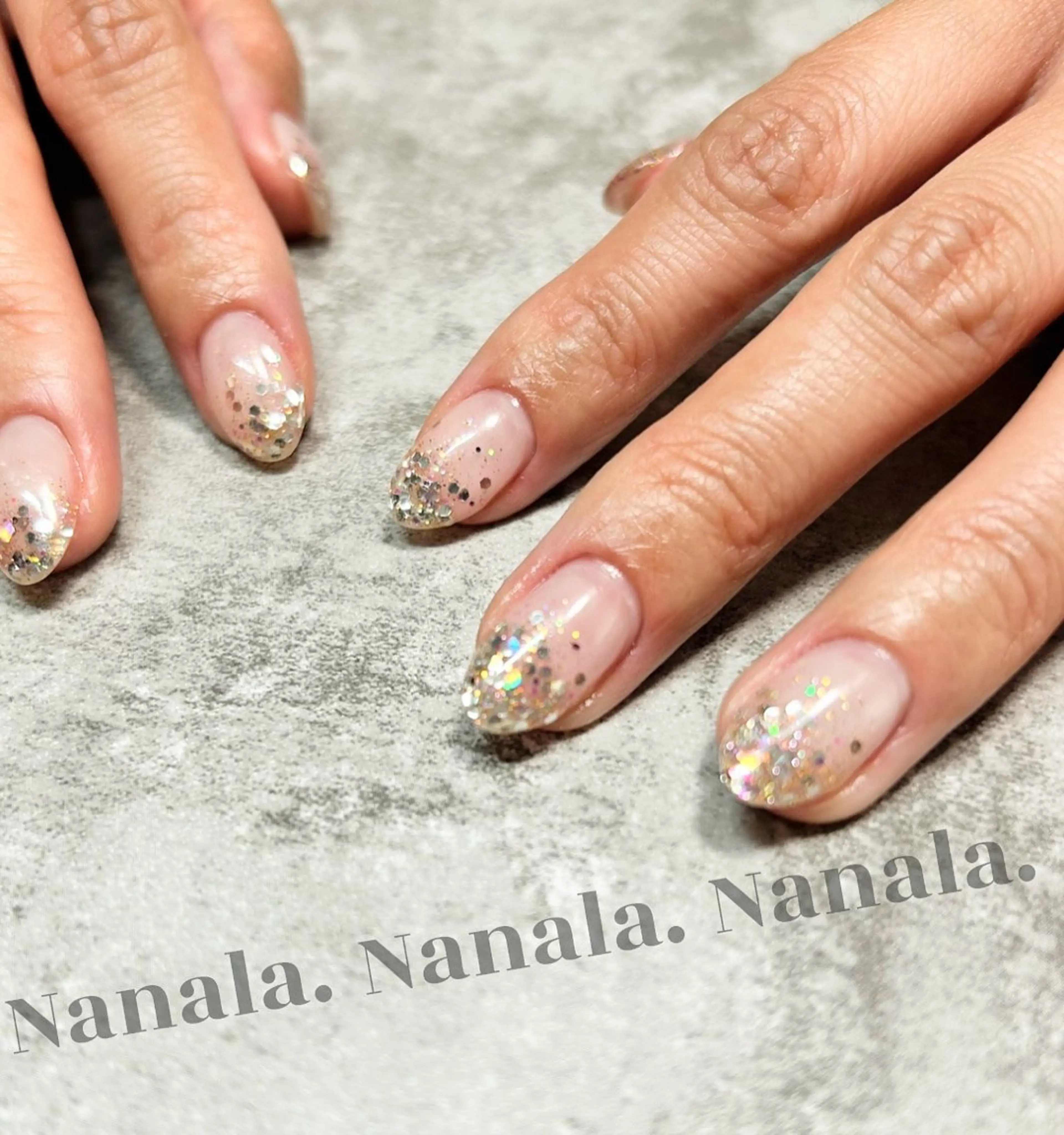 ネイル アートネイル オーロラネイル カジュアル フラッシュネイル フットネイル ハンドネイル Nanala. LUNAのネイルデザイン
