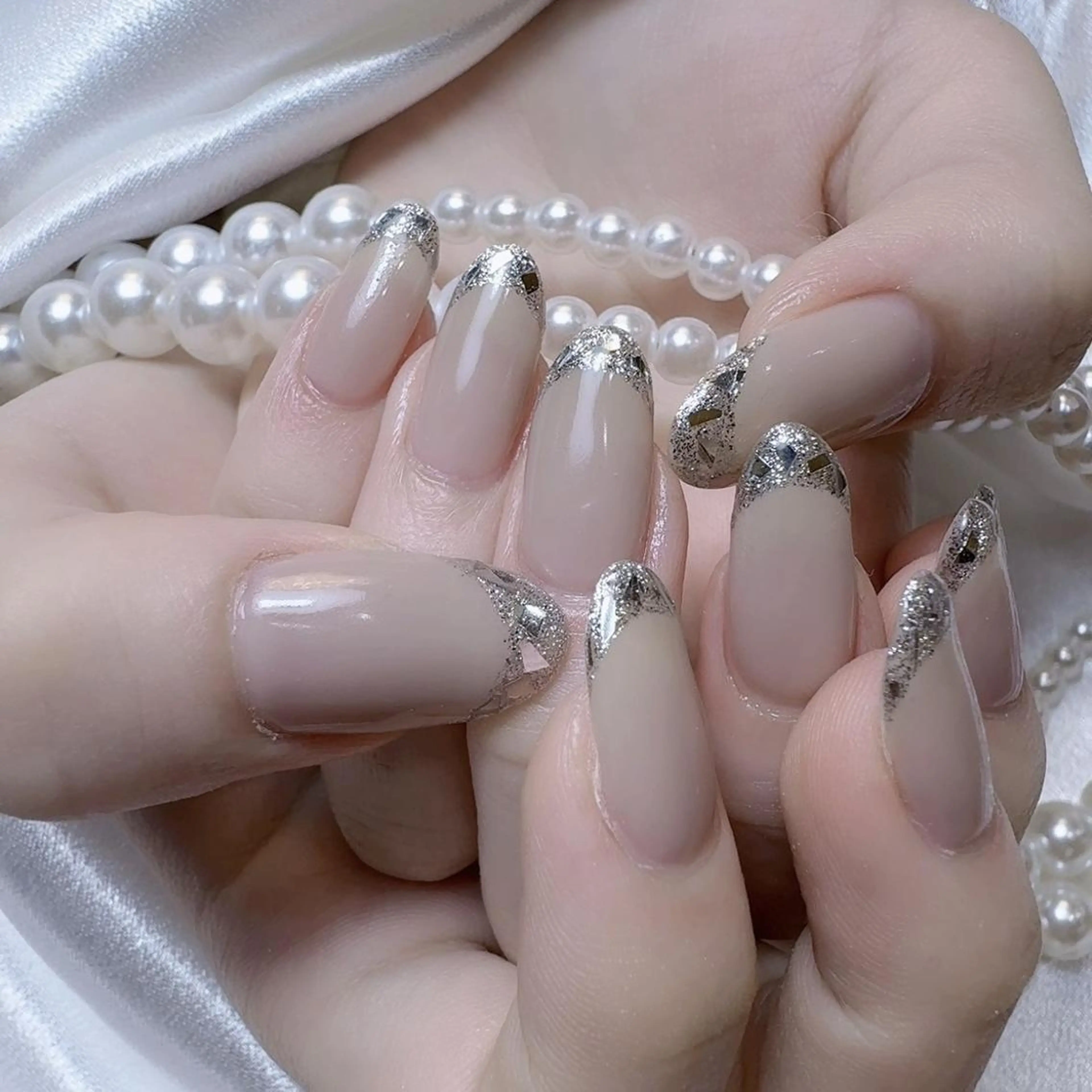 ネイル RAFFINE 月🦋🩵のネイルデザイン